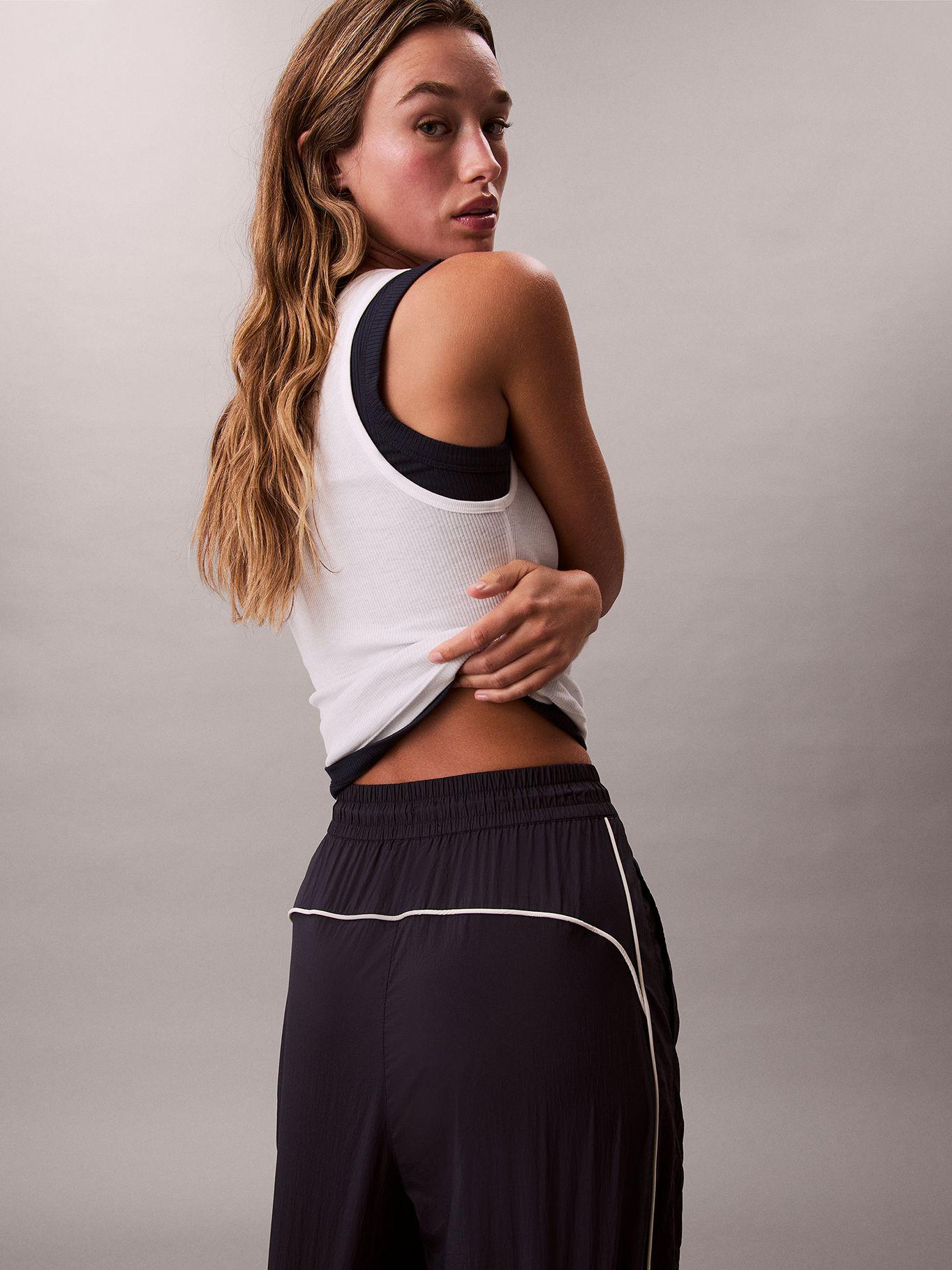 Jogger Técnico con Textura Arrugada Azul Calvin Klein-3