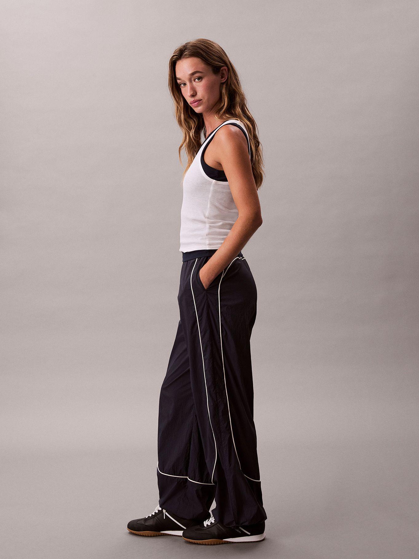 Jogger Técnico con Textura Arrugada Azul Calvin Klein-4