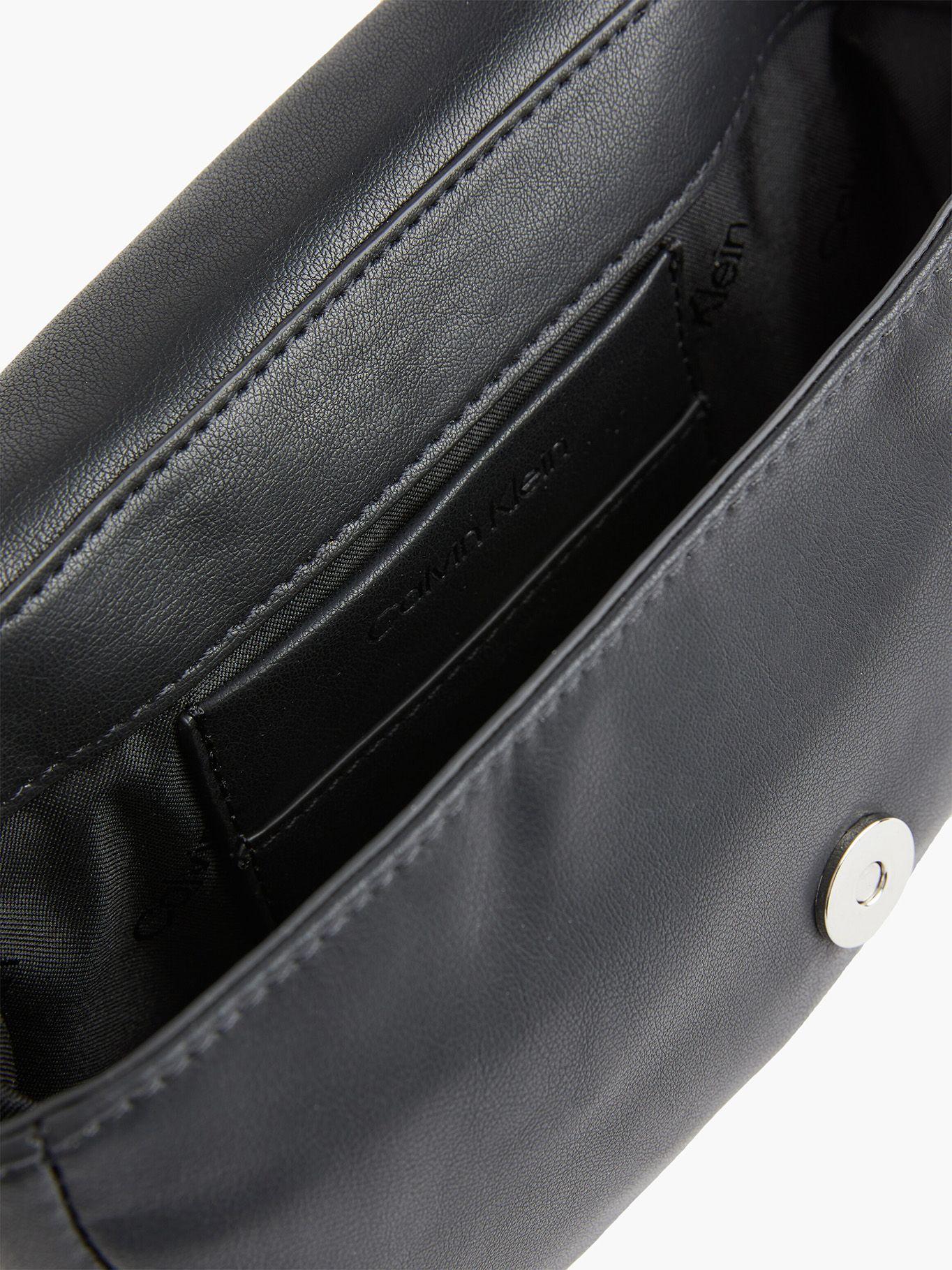 Cartera Puffed Crossbody Negro Calvin Klein-2