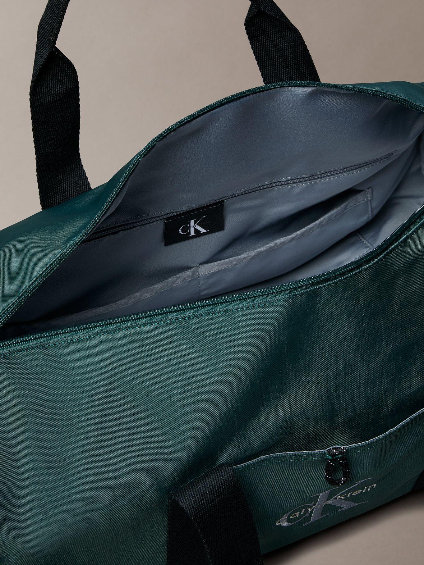 Bolso Weekender Bold Verde Calvin Klein-2
