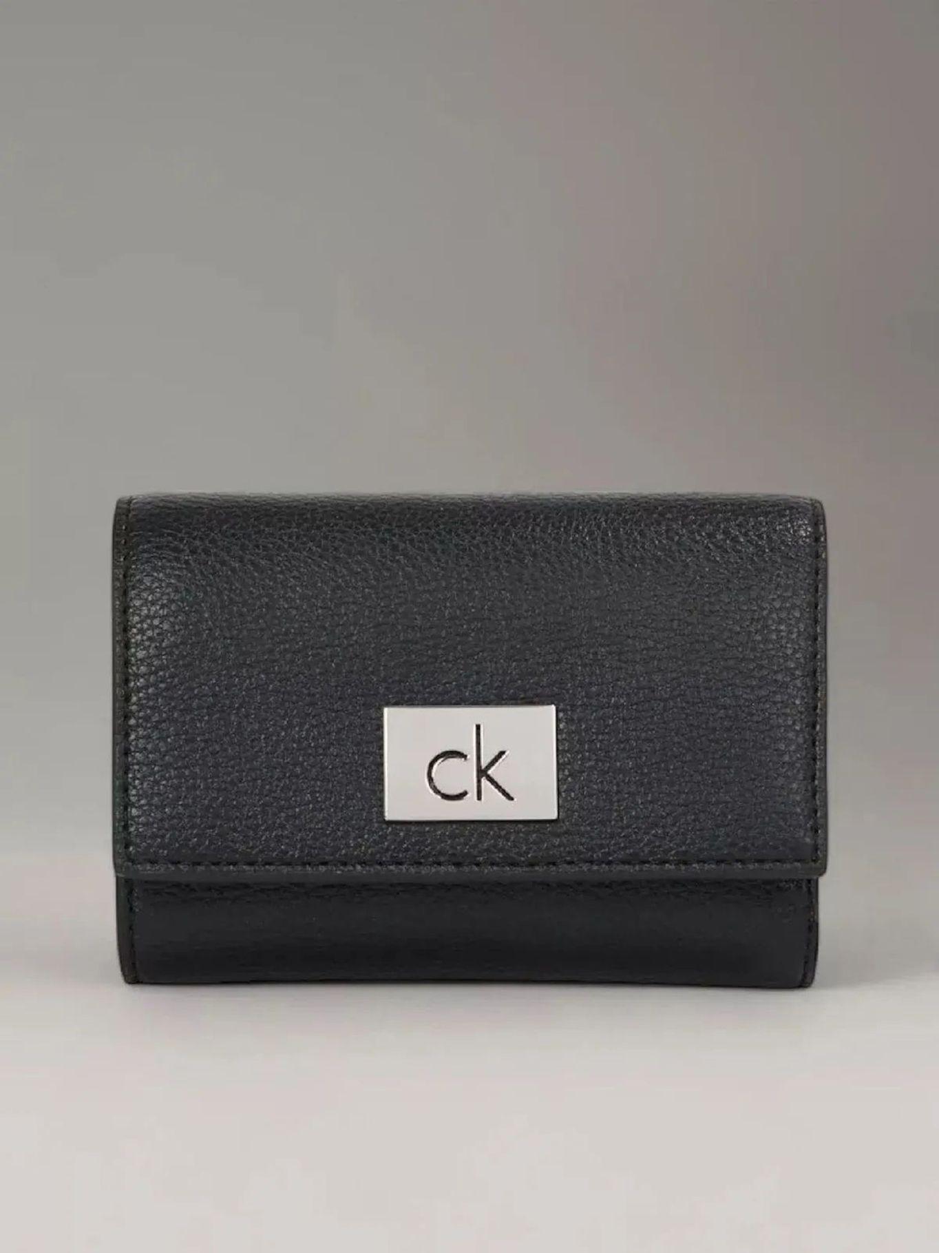 Billetera Ck Plaque Small Negro Calvin Klein-0
