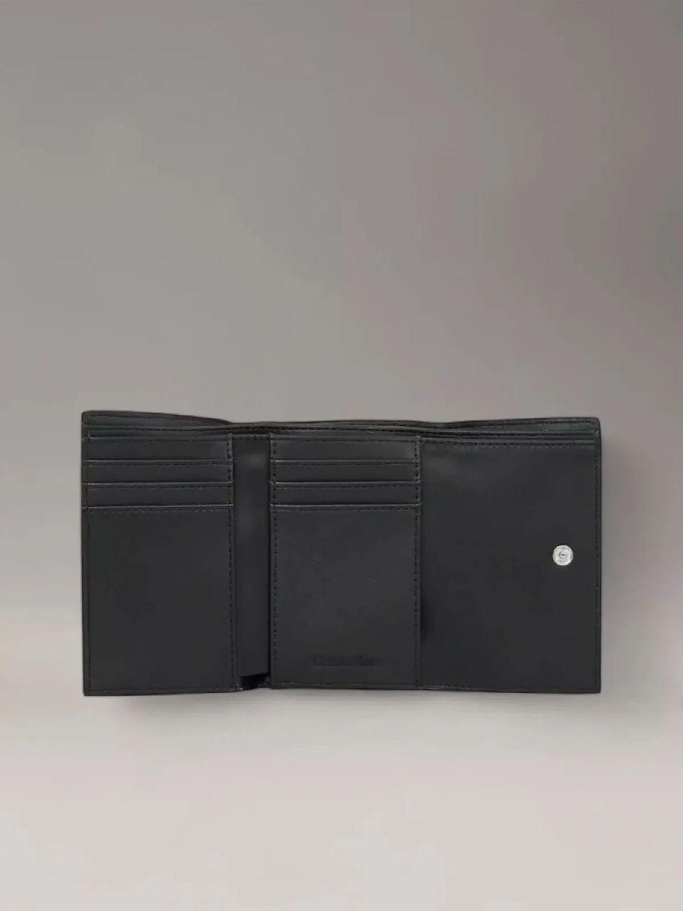 Billetera Ck Plaque Small Negro Calvin Klein-2
