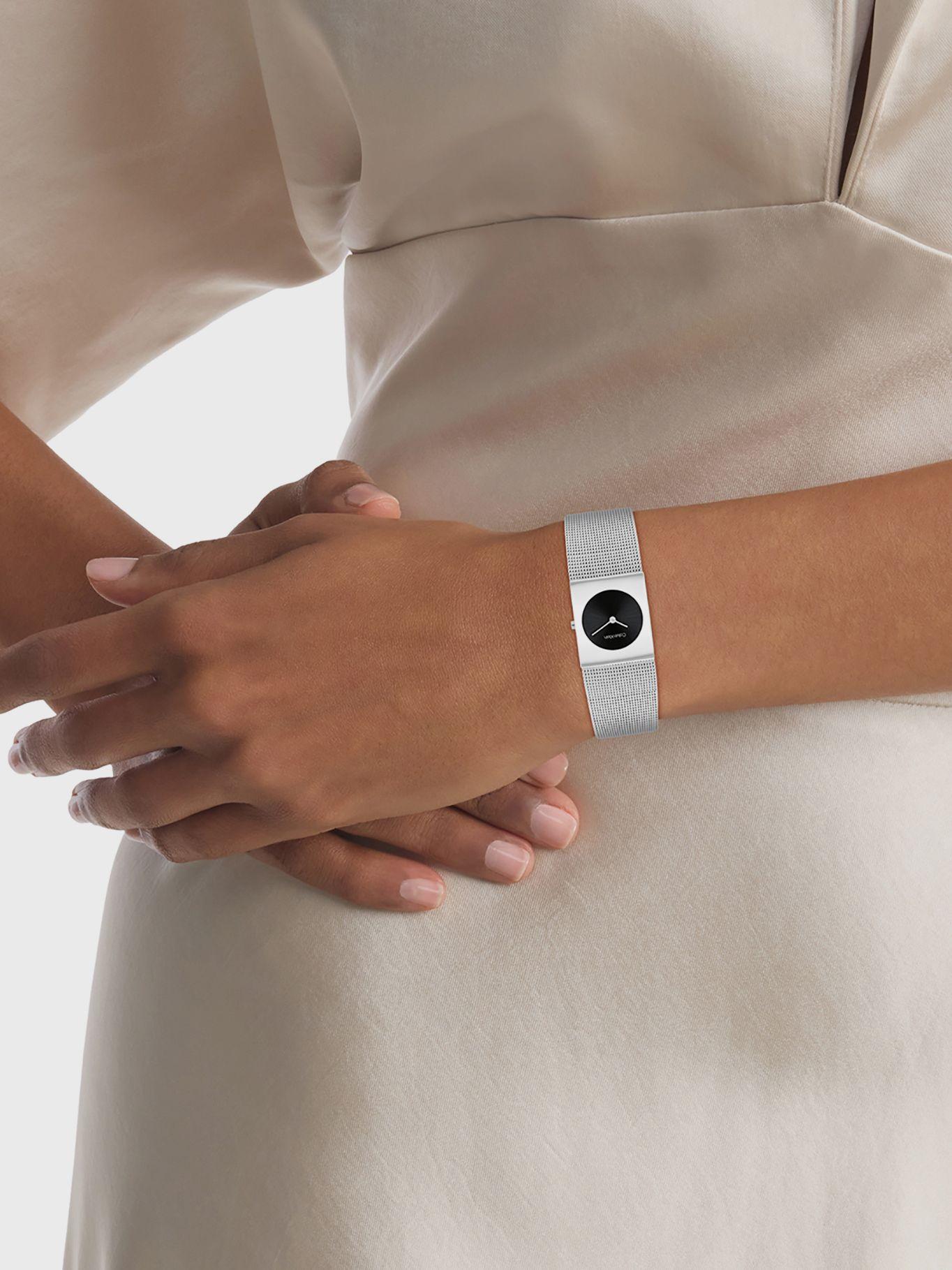 Reloj Geometric Mesh Plateado Calvin Klein-3