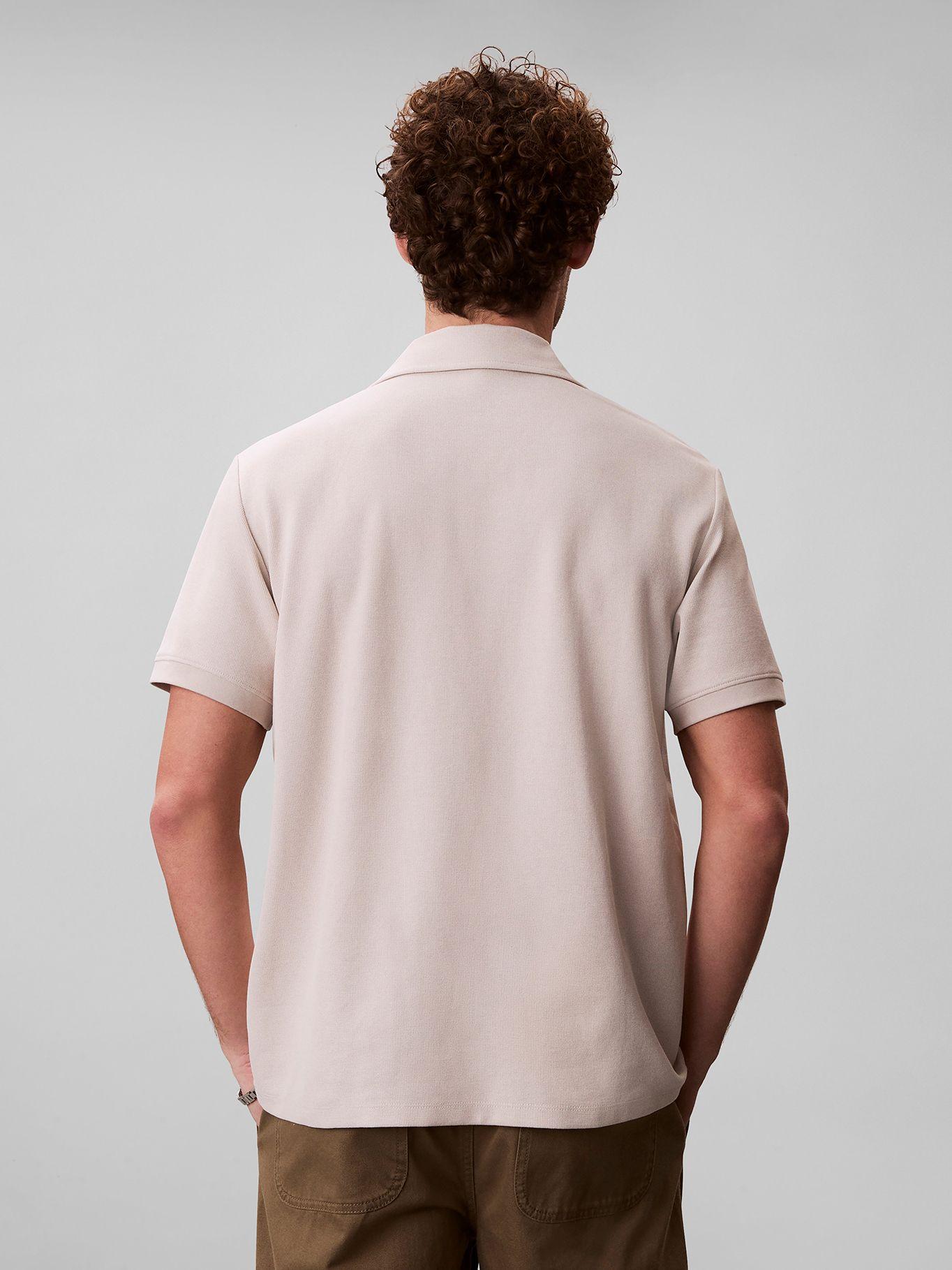 Polo Easy Micro Waffle con Logo Crema Calvin Klein-2