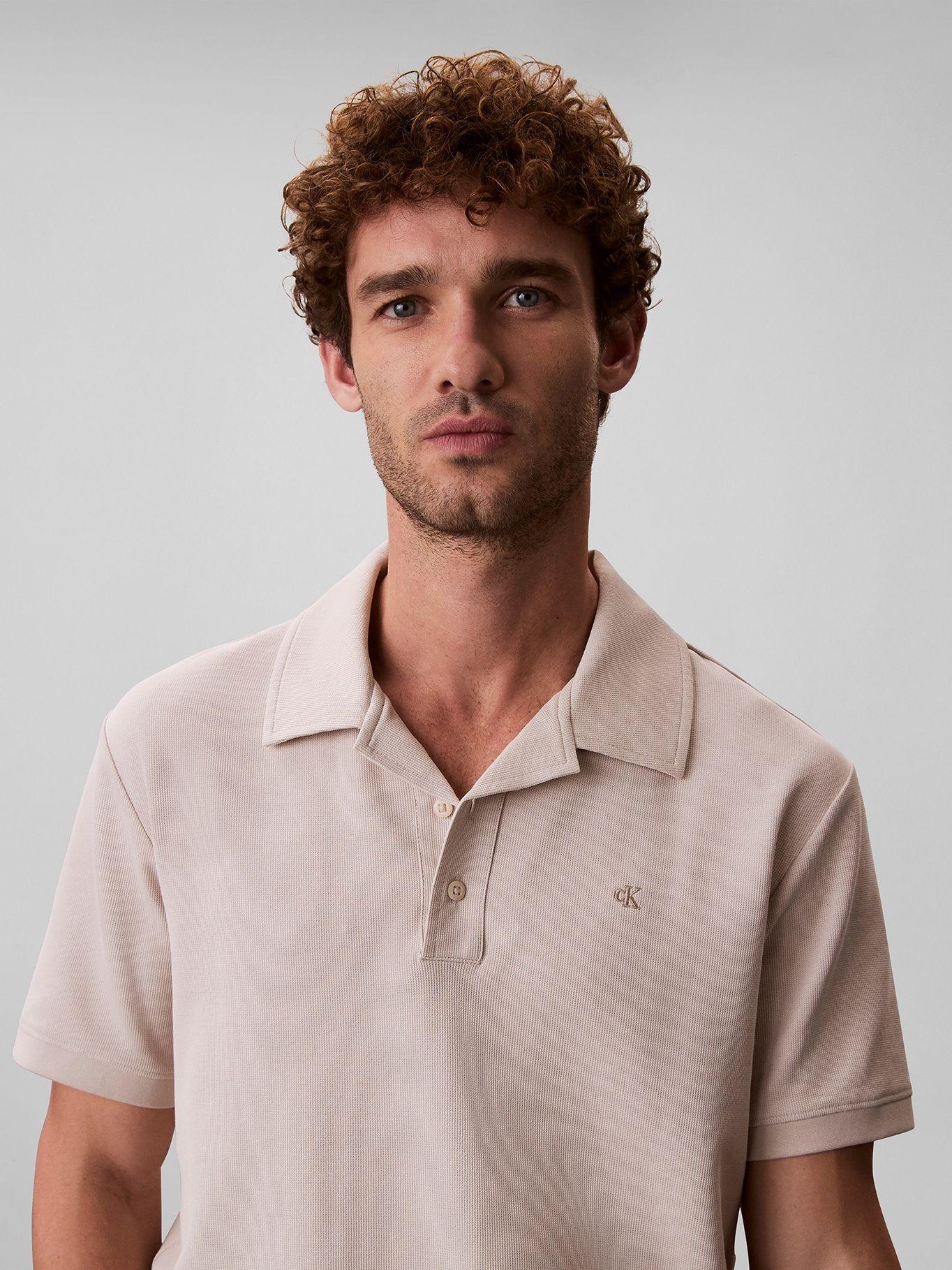Polo Easy Micro Waffle con Logo Crema Calvin Klein-4