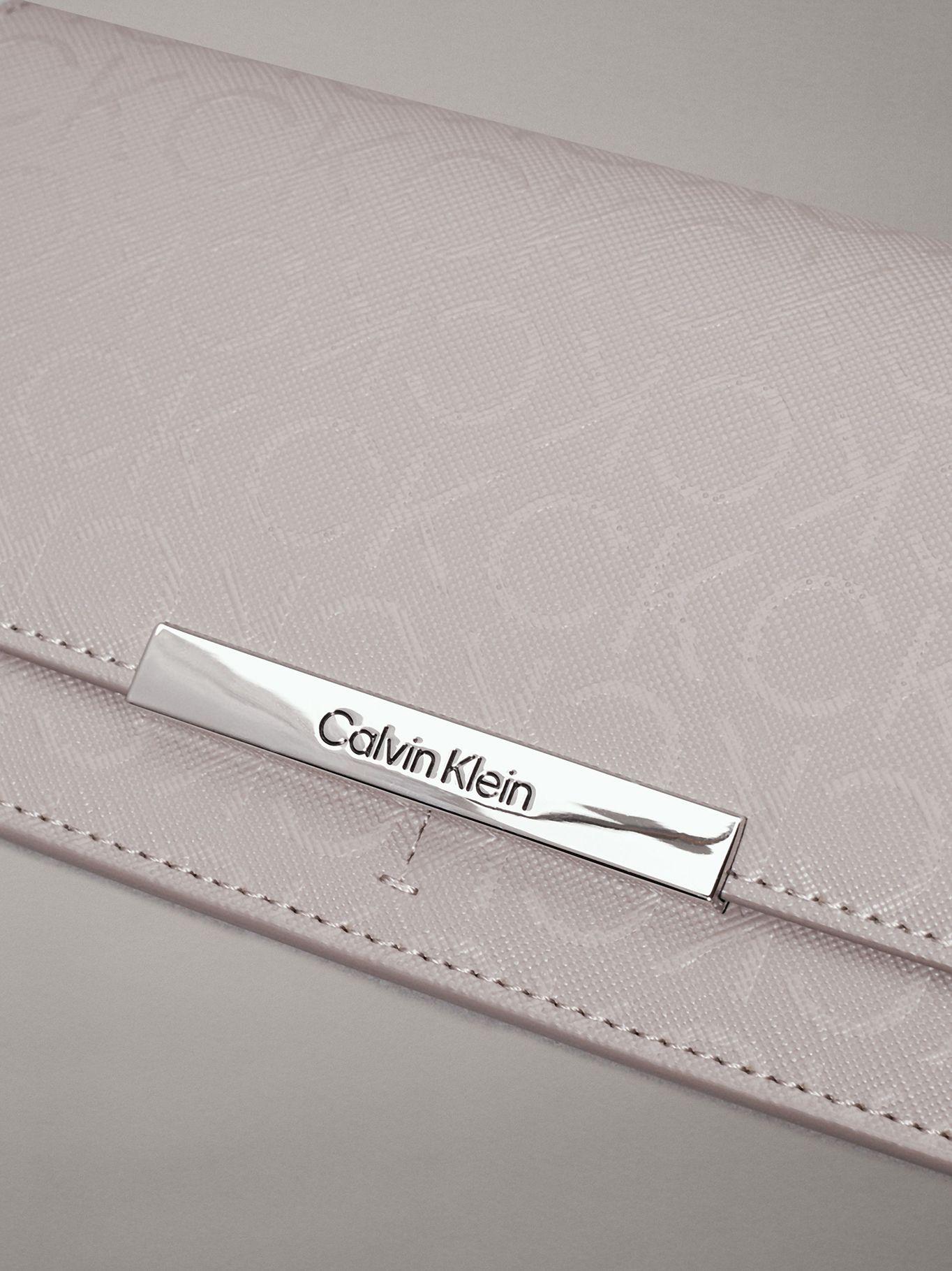Billetera CK Linear Large Gris Calvin Klein-3