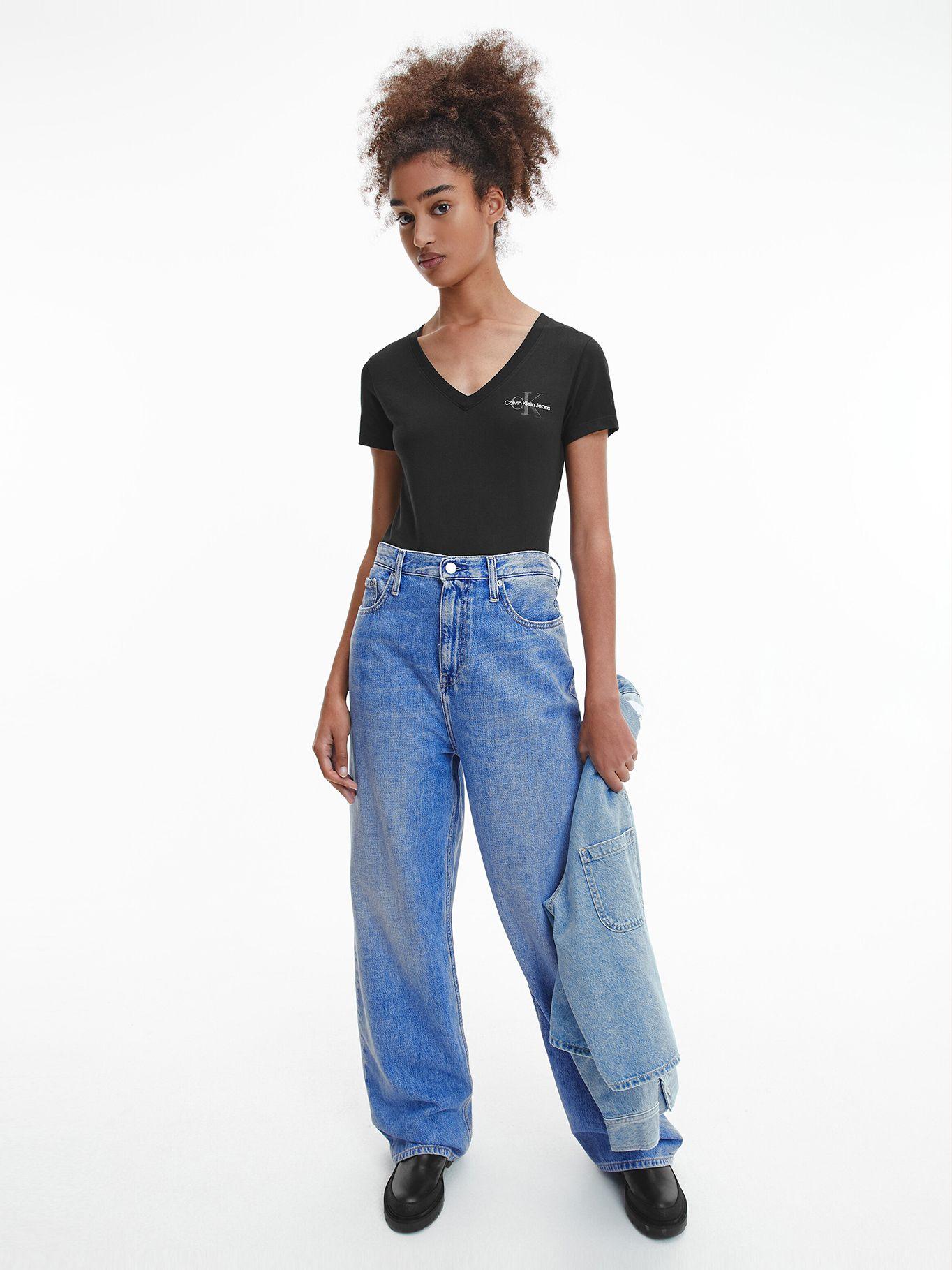 Polera Monogram Logo V-Neck Negro Calvin Klein-1