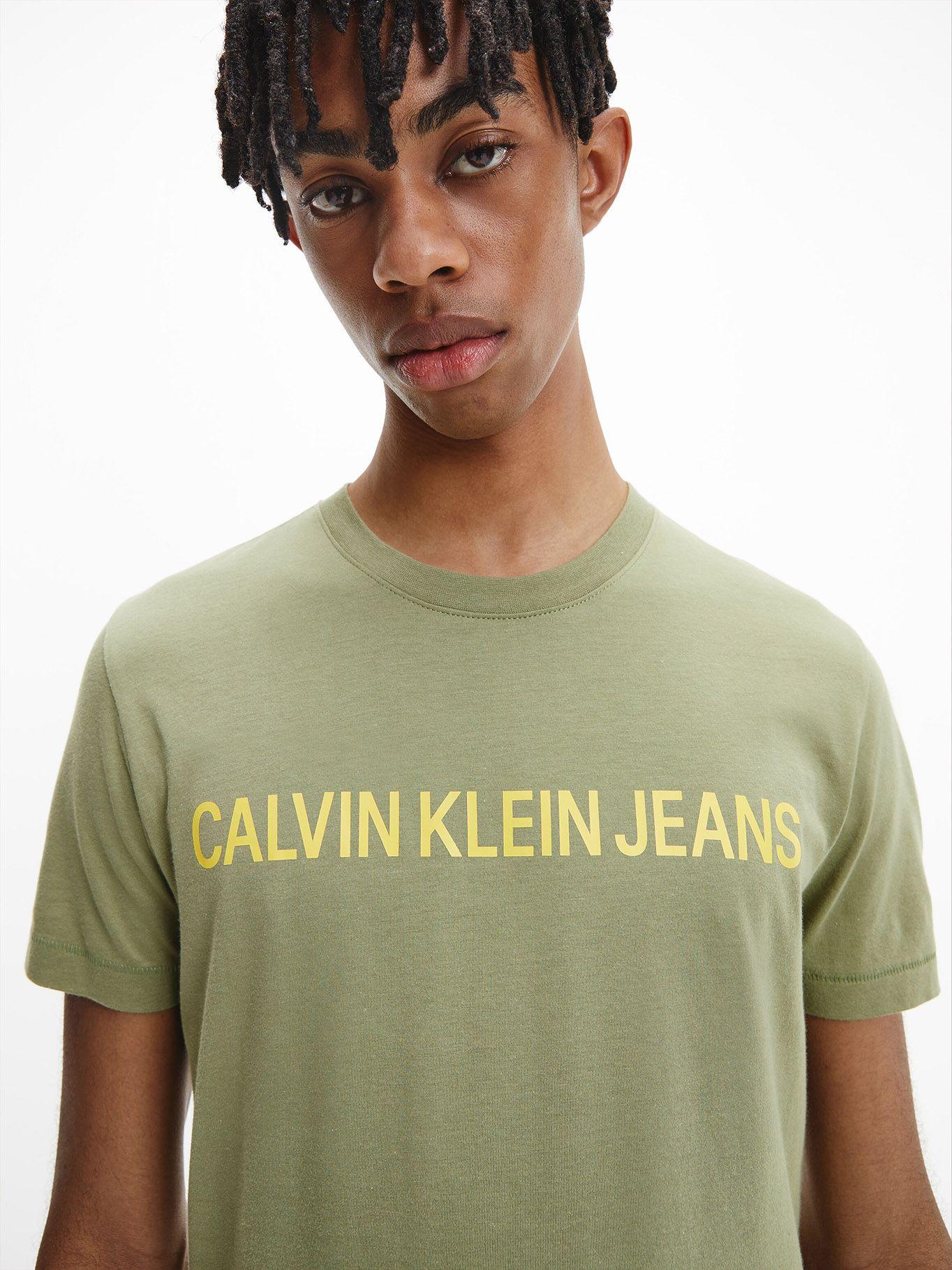 Polera Institutional Logo Verde SP22 Calvin Klein-3