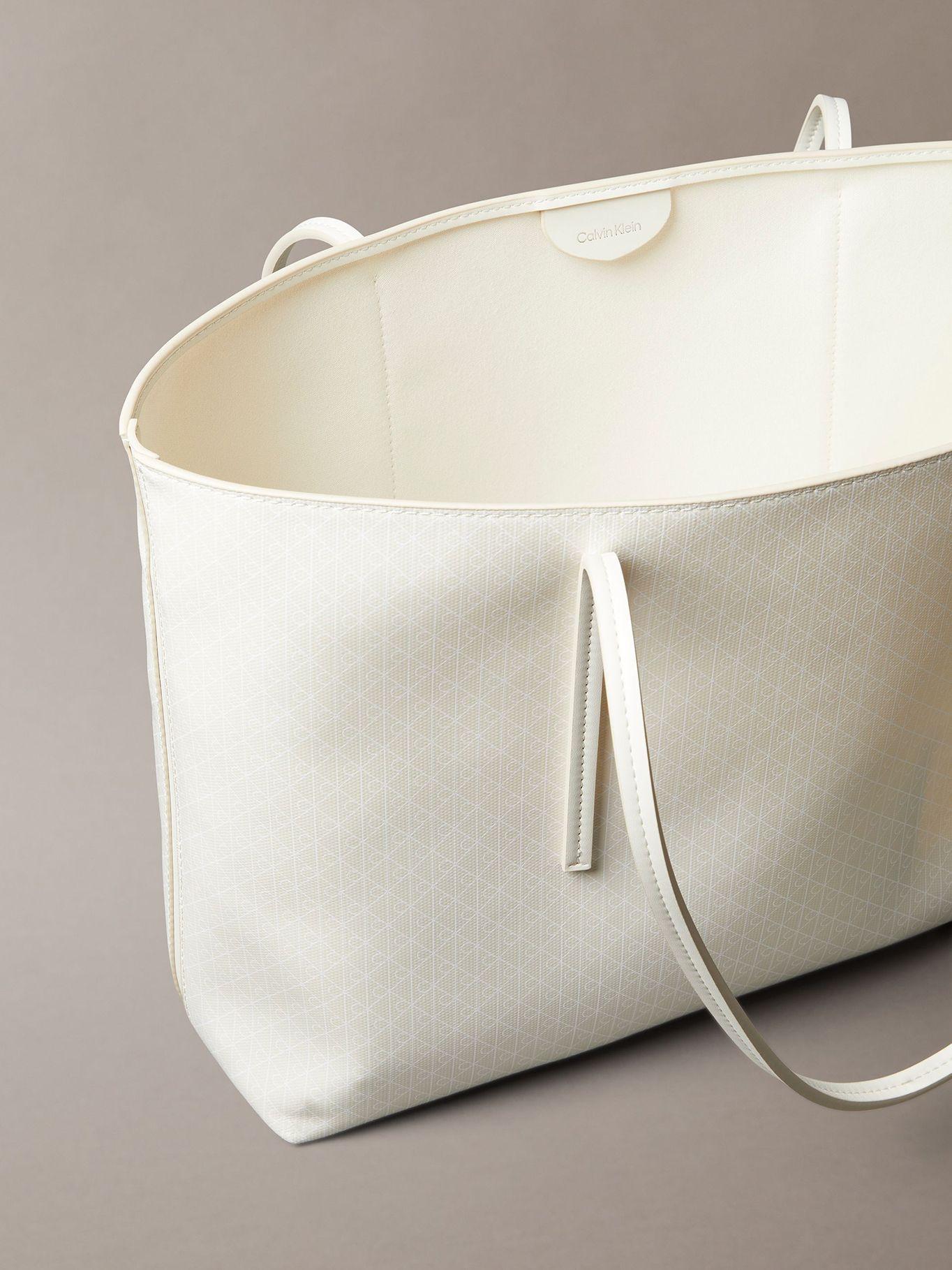 Cartera Tote Estampado y Monograma Blanco Calvin Klein-3