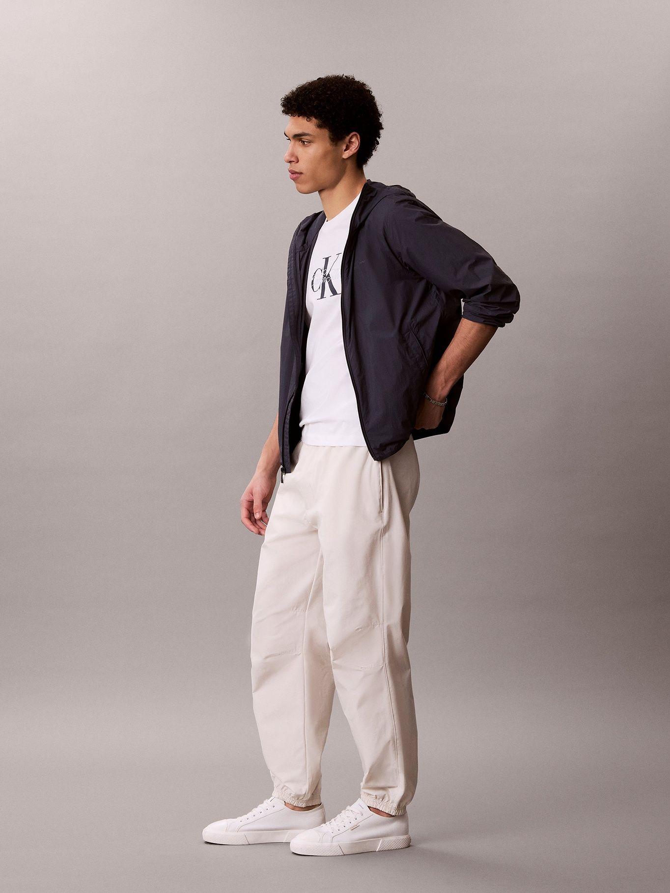 Pantalón Tipo Jogger Crema Calvin Klein-3