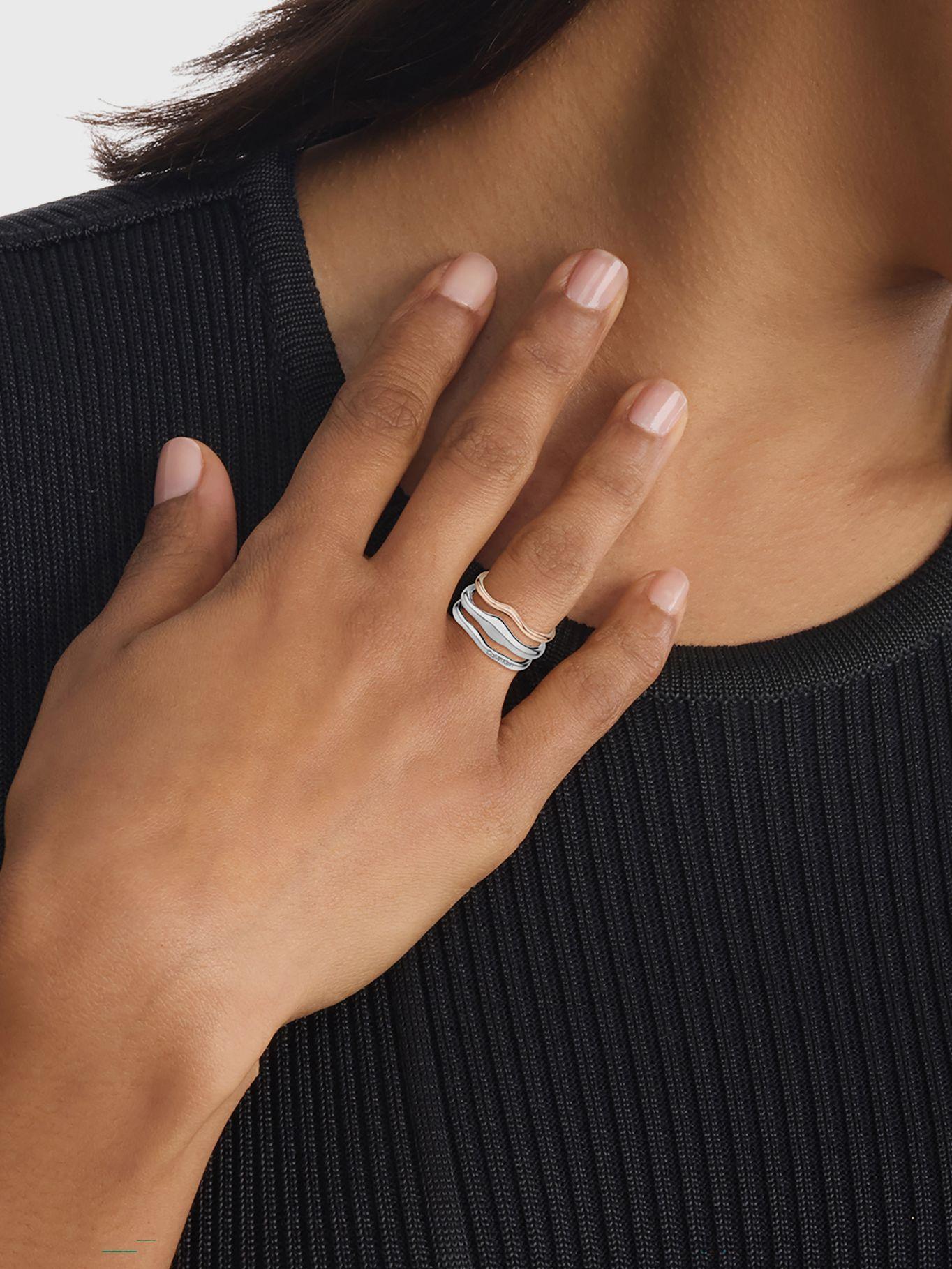 Anillo Sculptural Fluid Plateado Calvin Klein-2