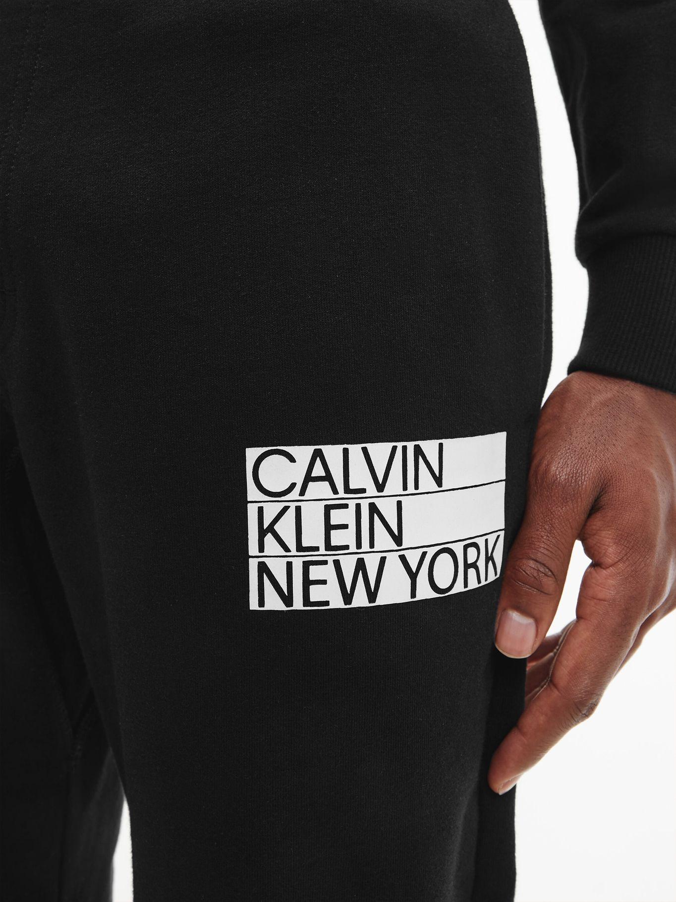 Jogger Light Weight Negro Calvin Klein Hombre-2