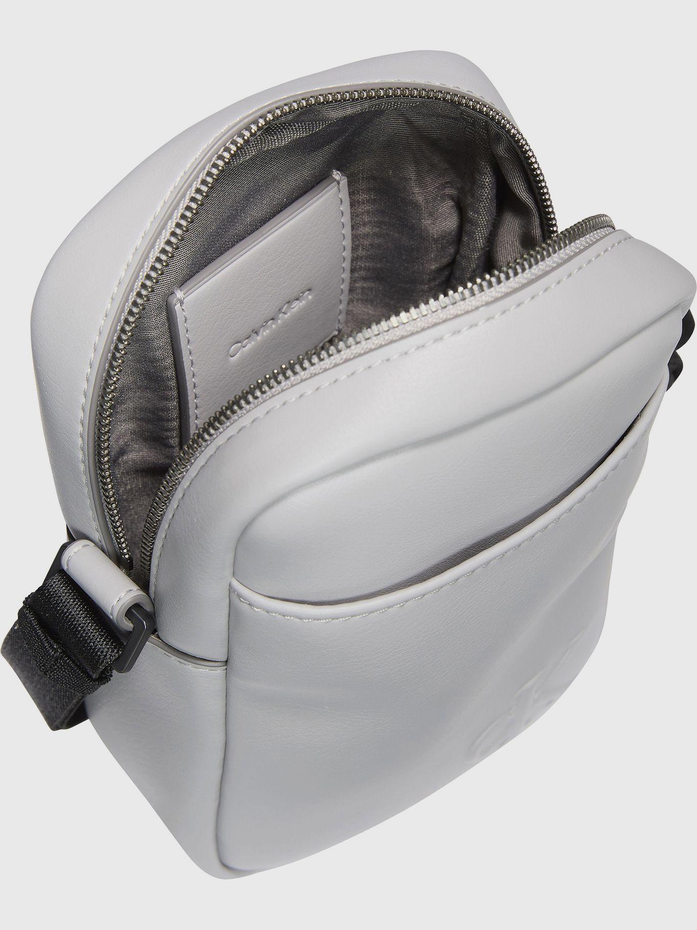 Bolso Reporter Bold Gris Calvin Klein-2