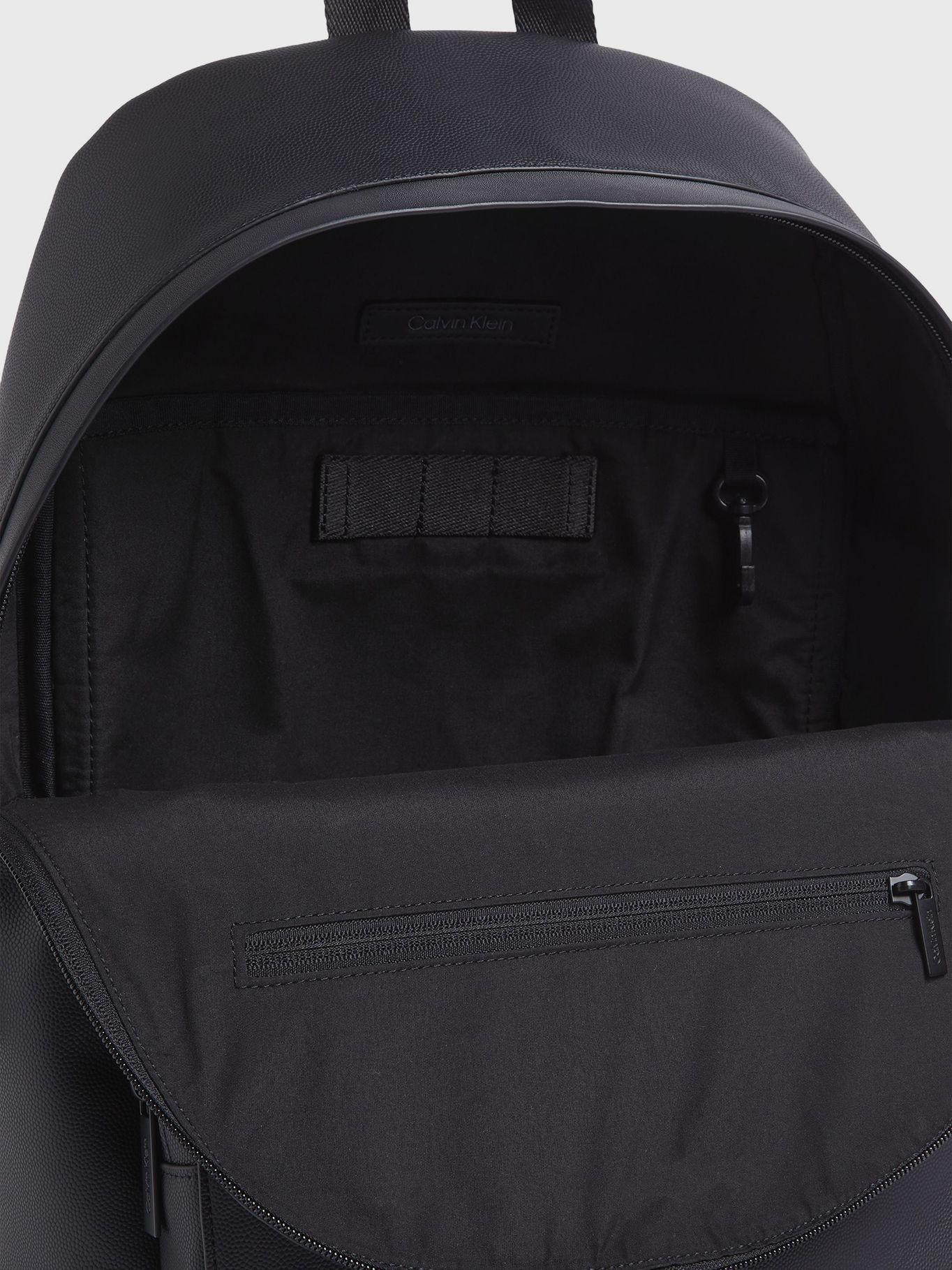 Mochila Ck Must Round Negro Calvin Klein-2