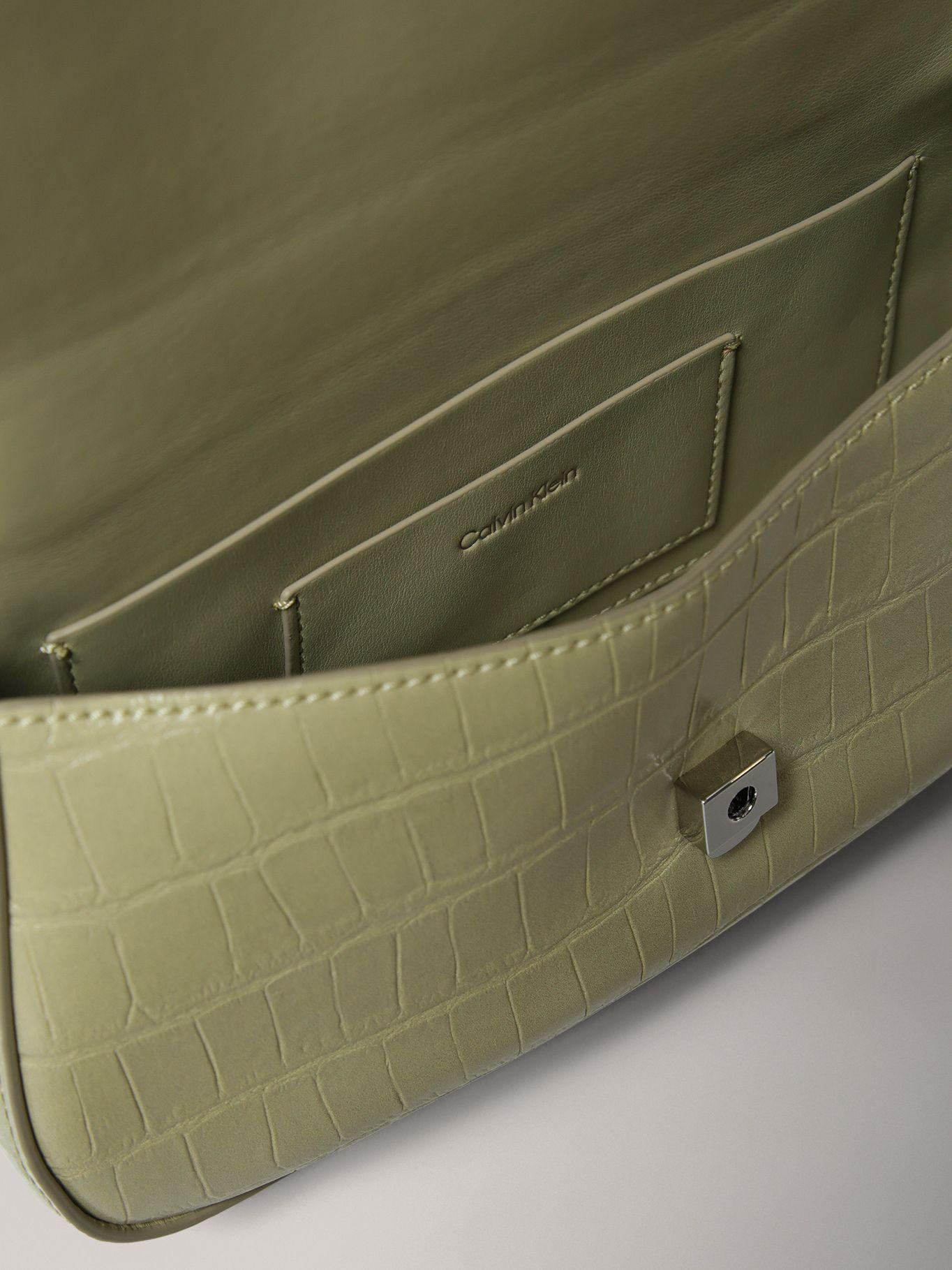 Bandolera Efecto Cocodrilo y Cadena Verde Calvin Klein-3