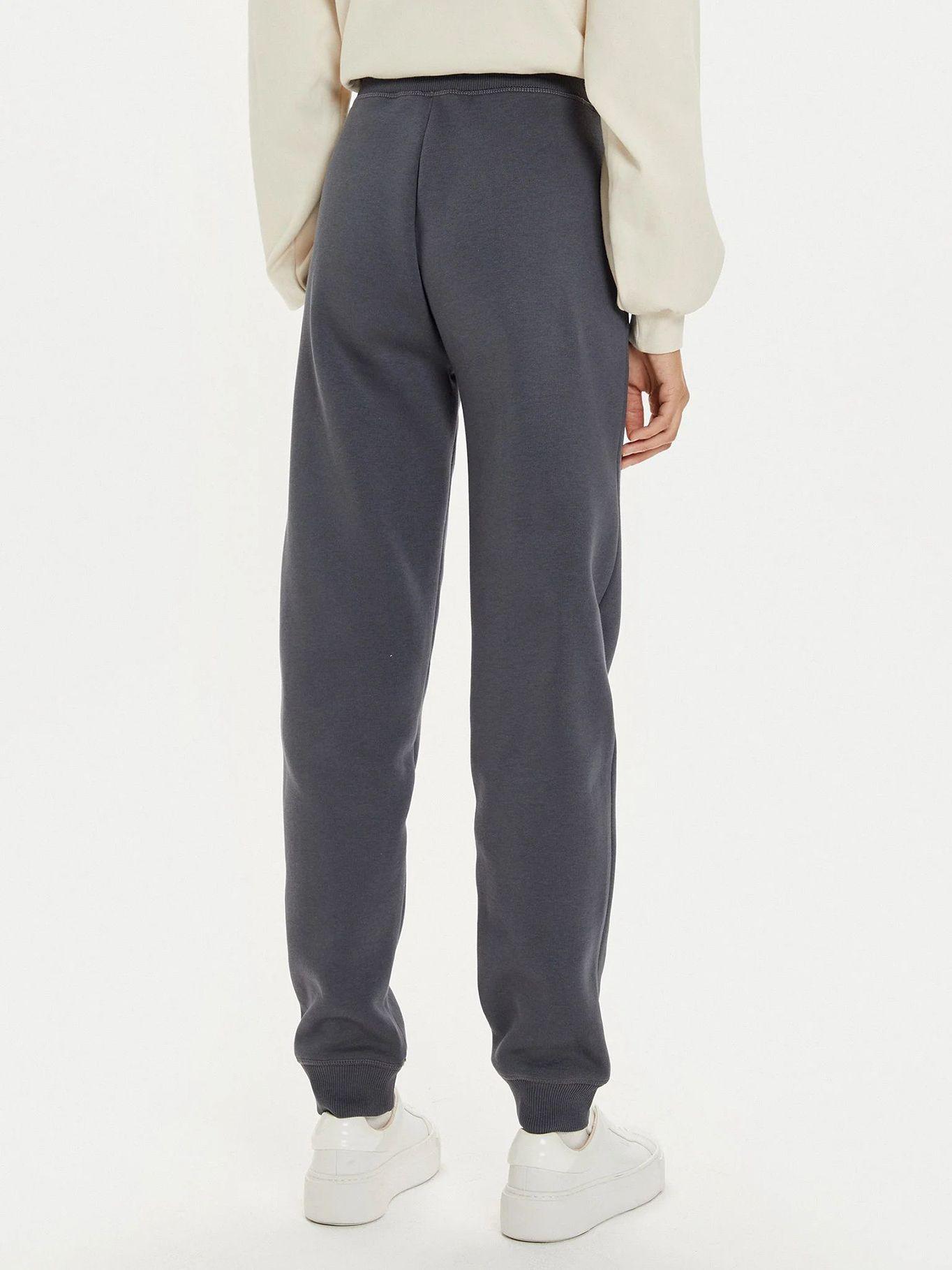 Jogger Monologo Cuffed Gris Calvin Klein-2