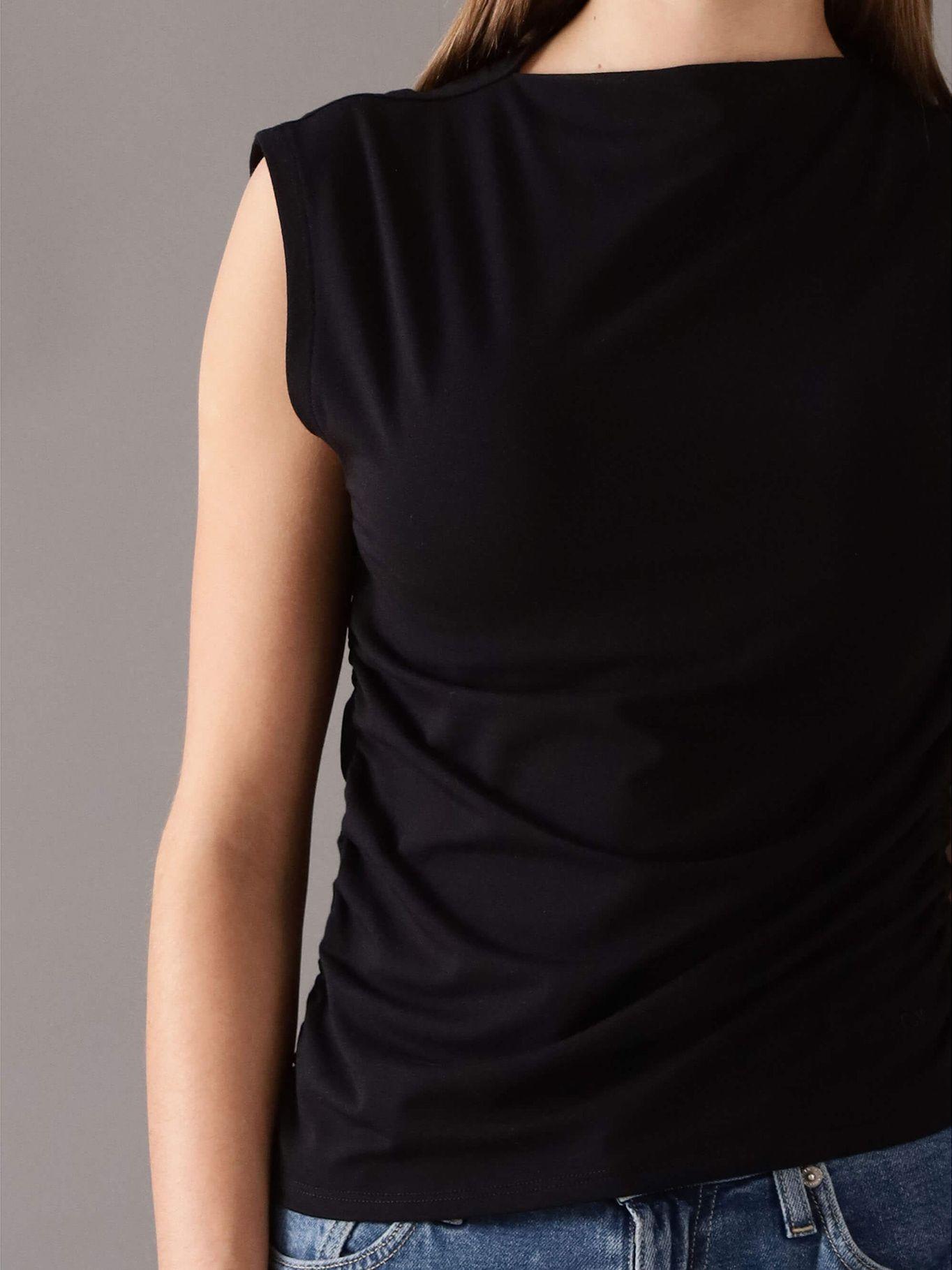 Blusa sin Mangas con Cuello Alto Negro Calvin Klein-3