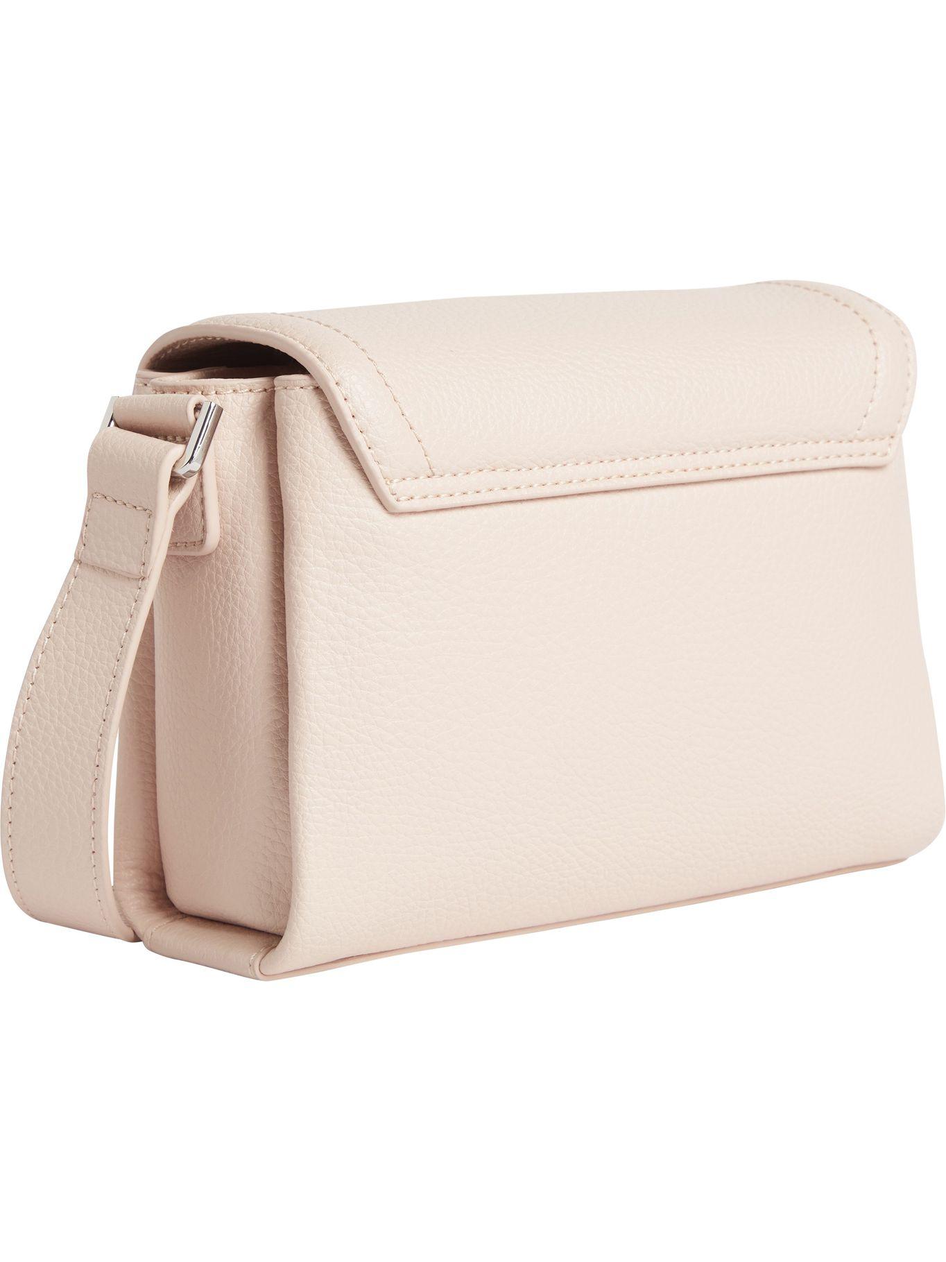 Cartera Ck Elevated Crossbody Crema Calvin Klein-1