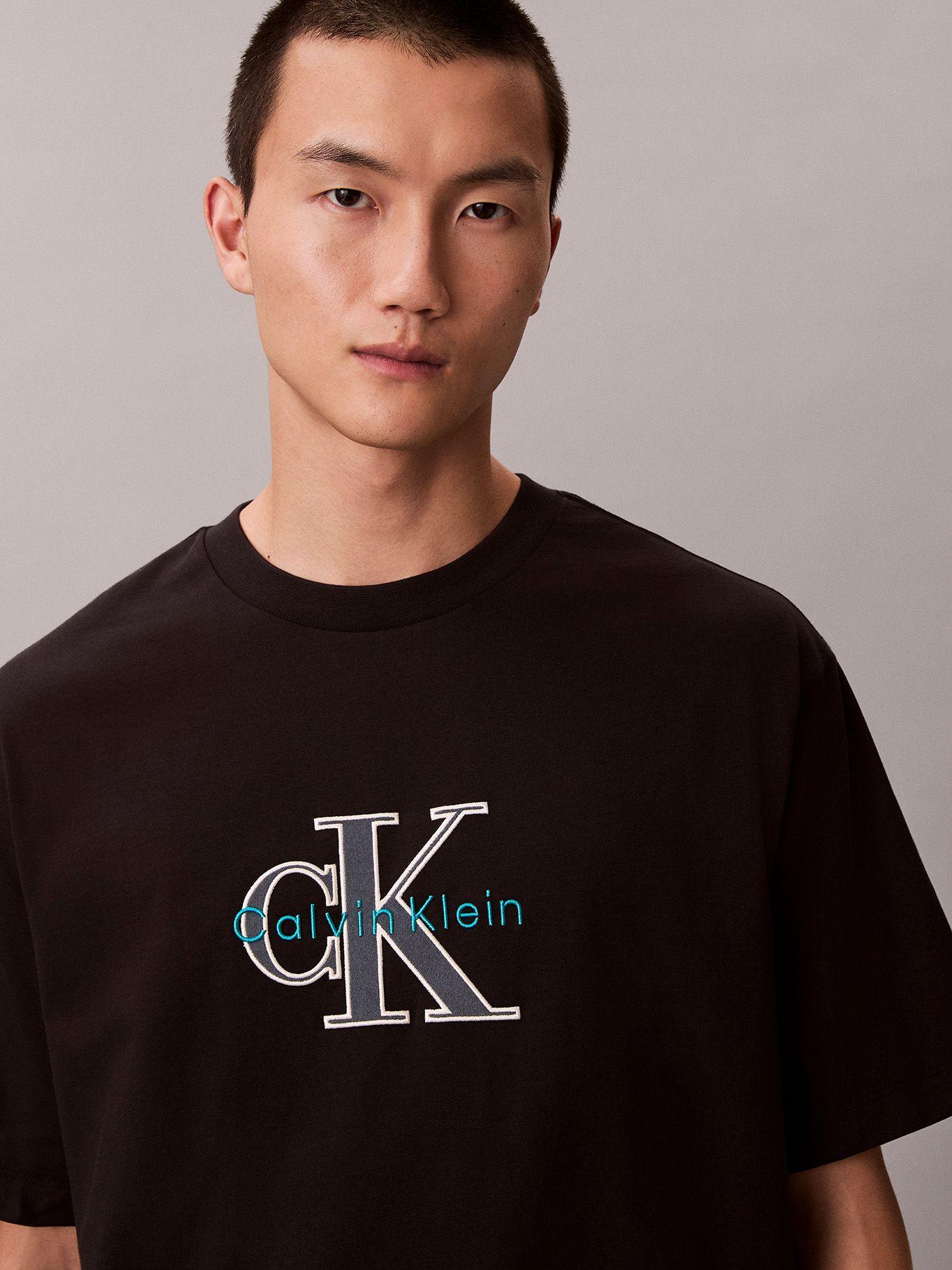 Polera con Gráfico de Monologo Negro Calvin Klein-4