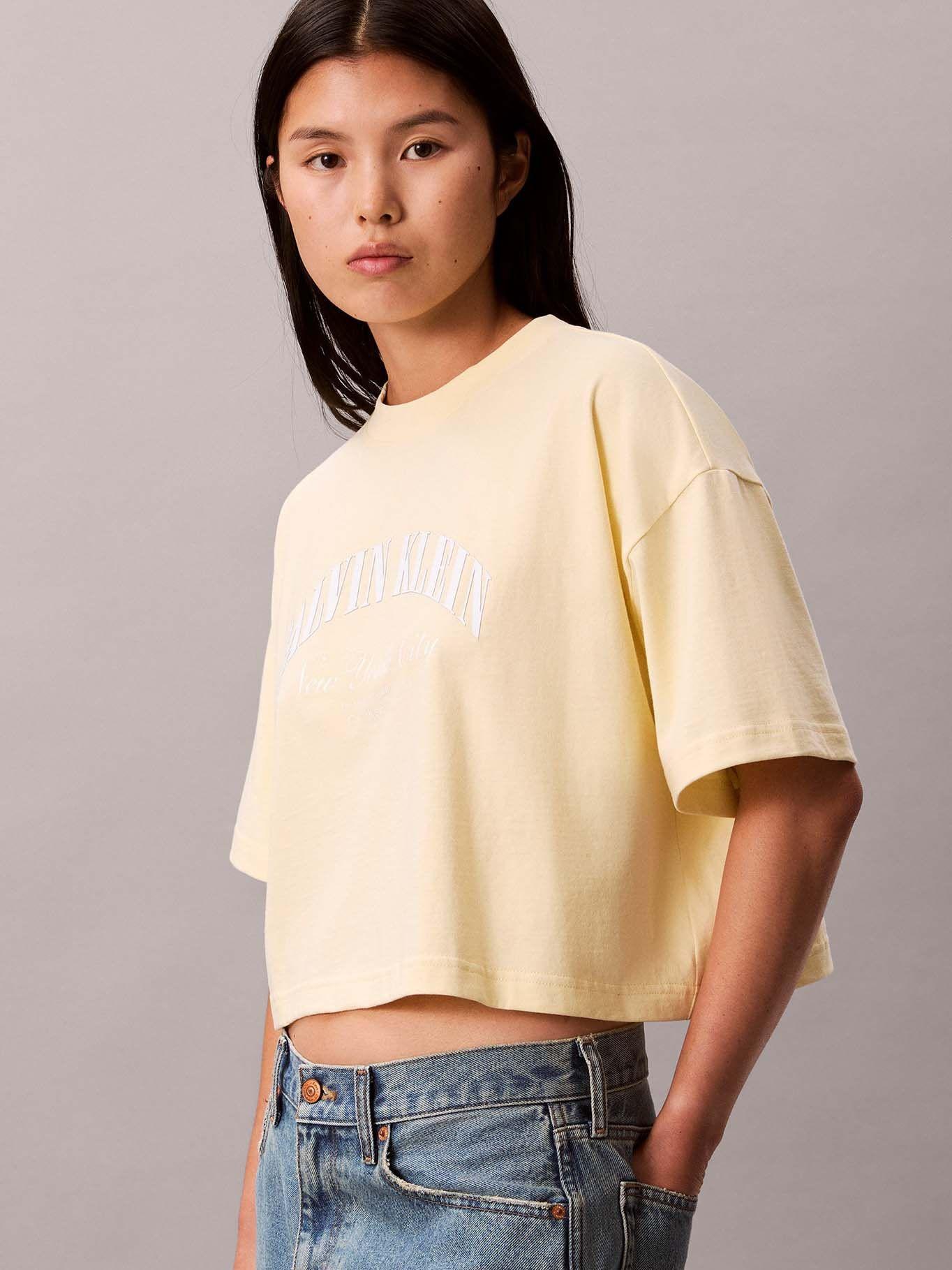 Polera Cropped Boxy con Logo Amarillo Calvin Klein-3