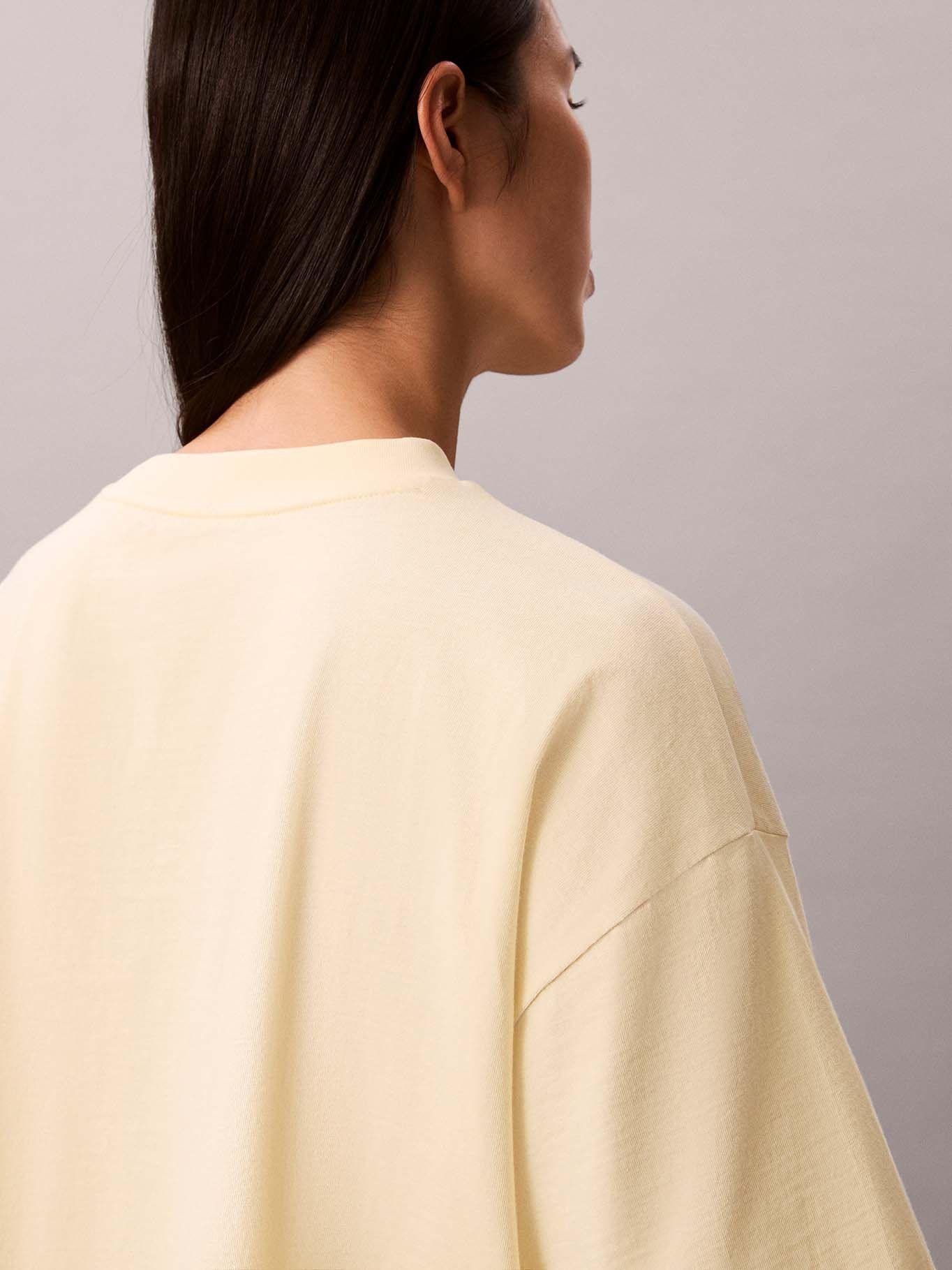 Polera Cropped Boxy con Logo Amarillo Calvin Klein-5