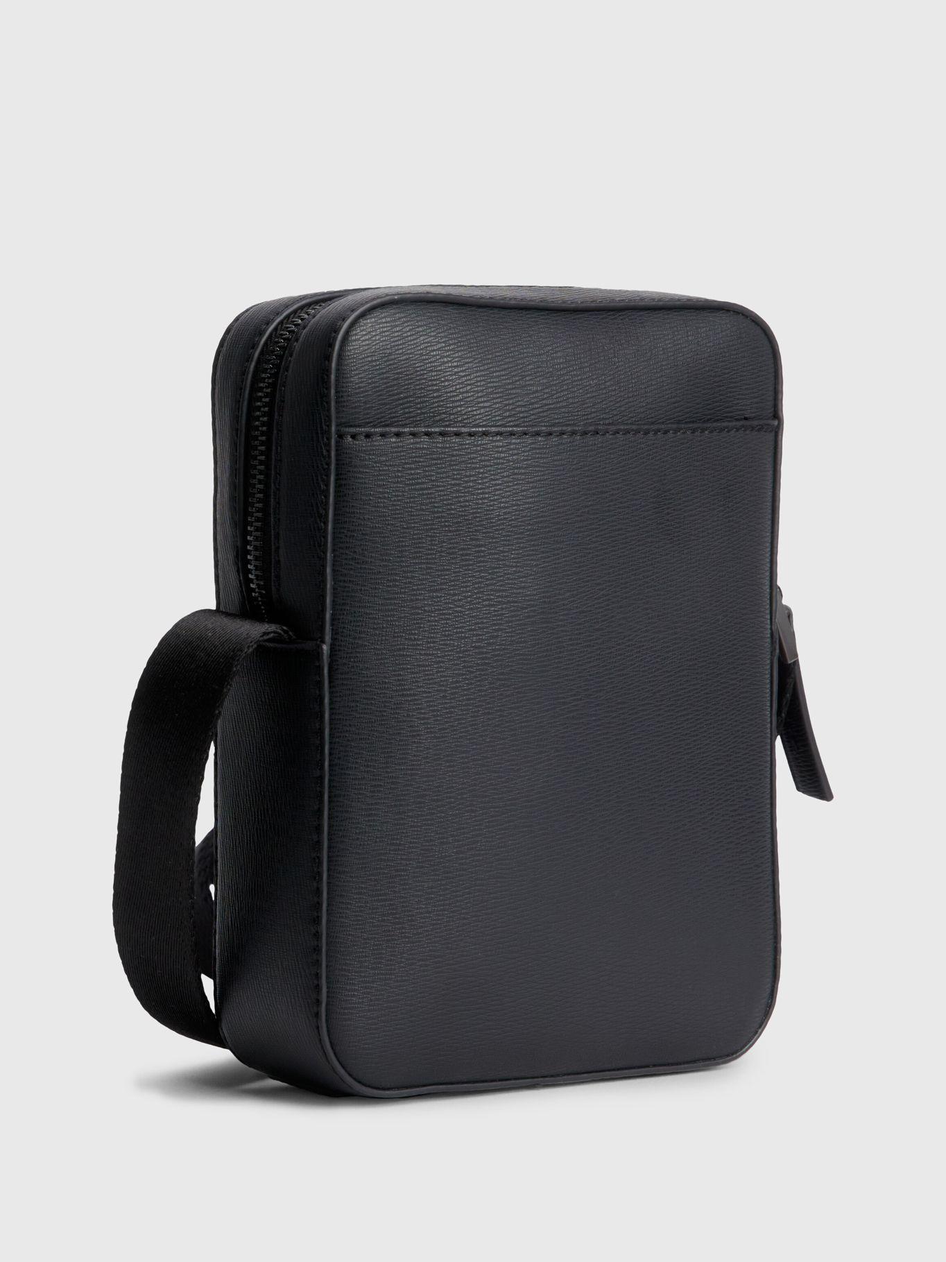 Bandolera CK Modern Metal Negro Calvin Klein-1