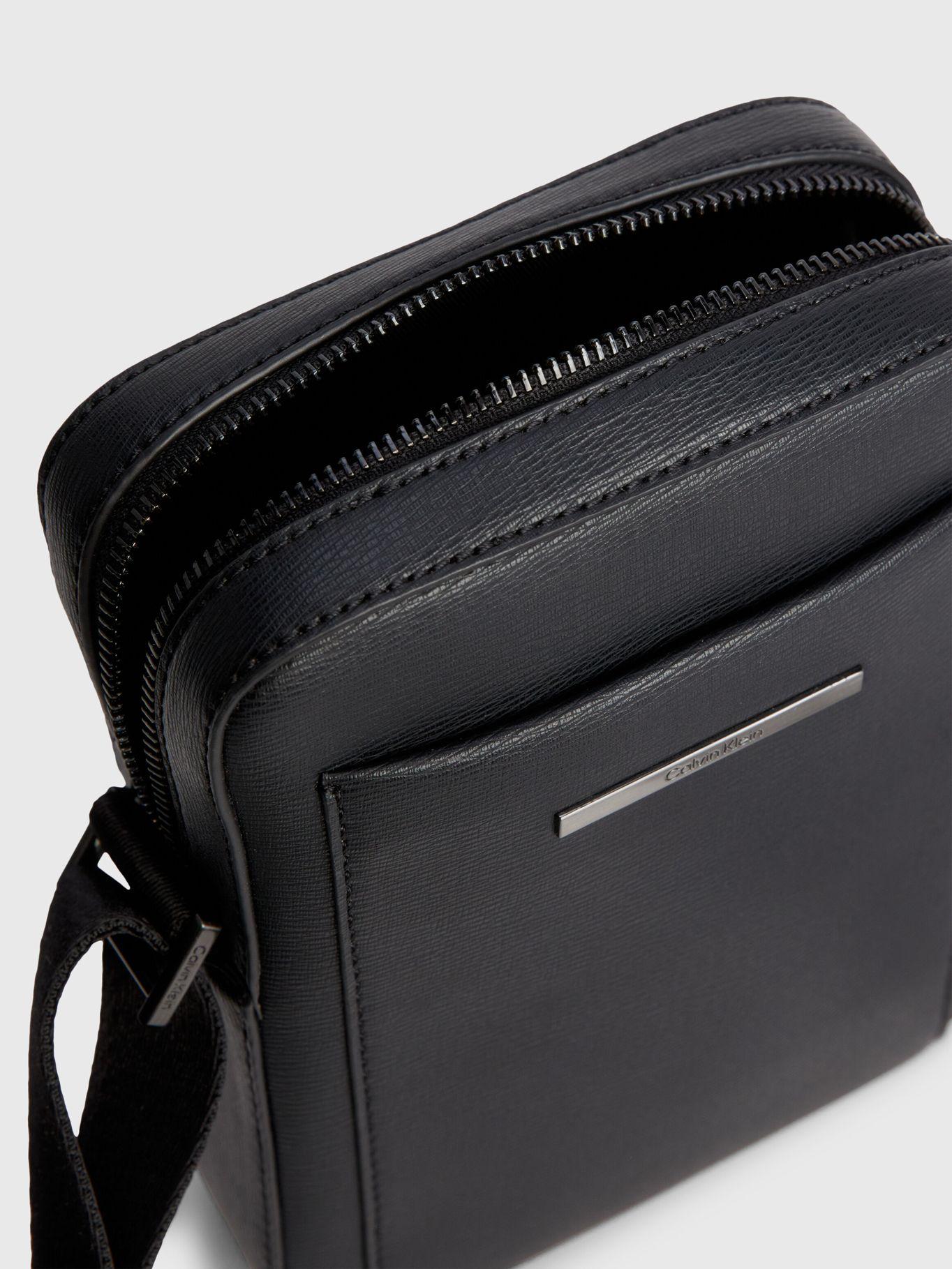Bandolera CK Modern Metal Negro Calvin Klein-2