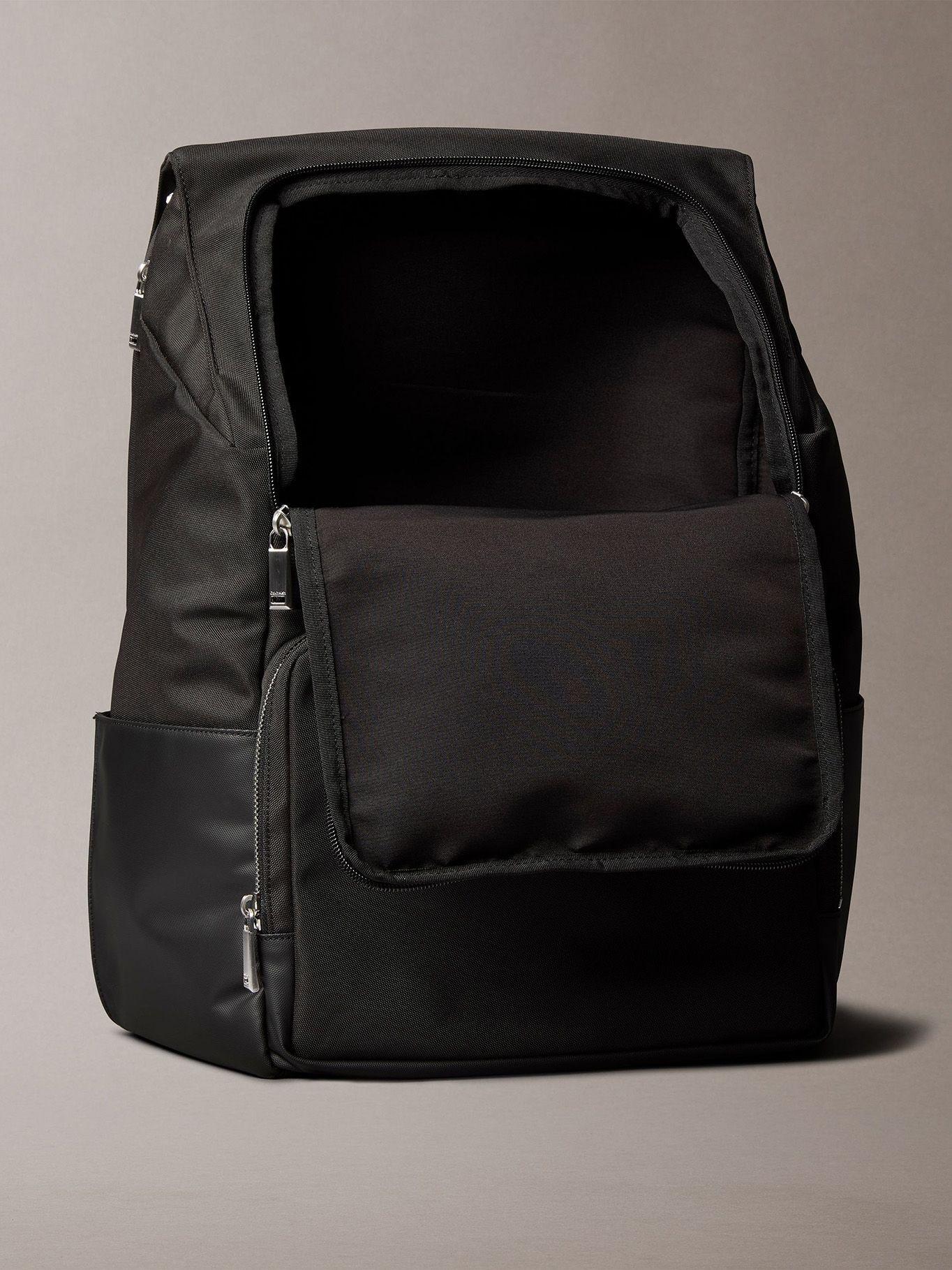 Mochila Utility Flap Negro Calvin Klein-2