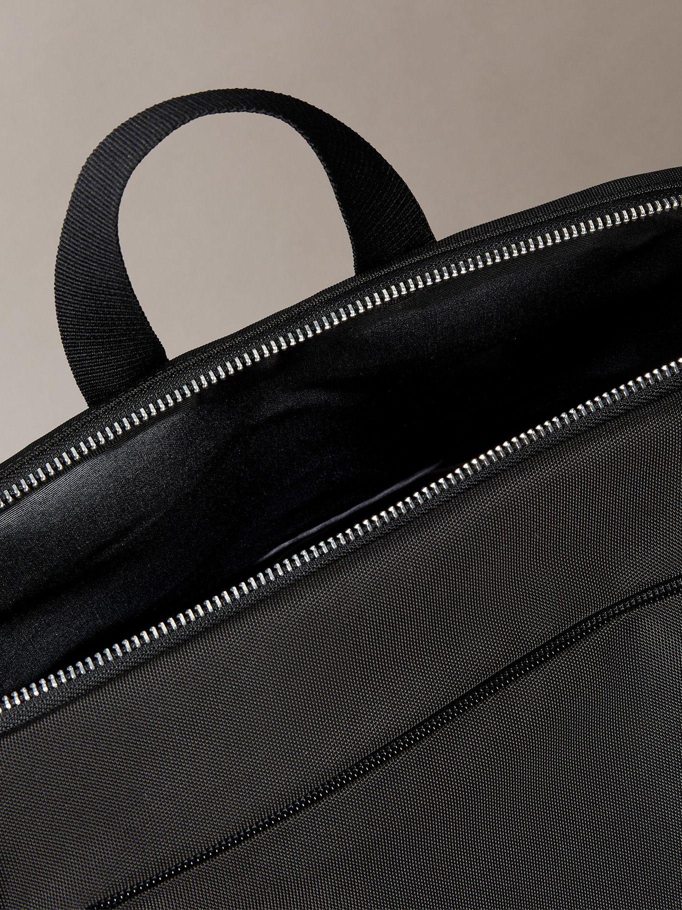 Mochila Utility Flap Negro Calvin Klein-3