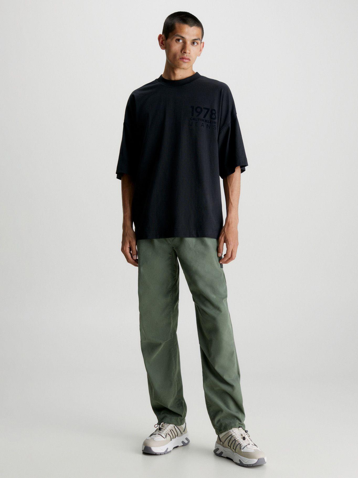 Polera Bold Logo Varsity Negro Calvin Klein-1