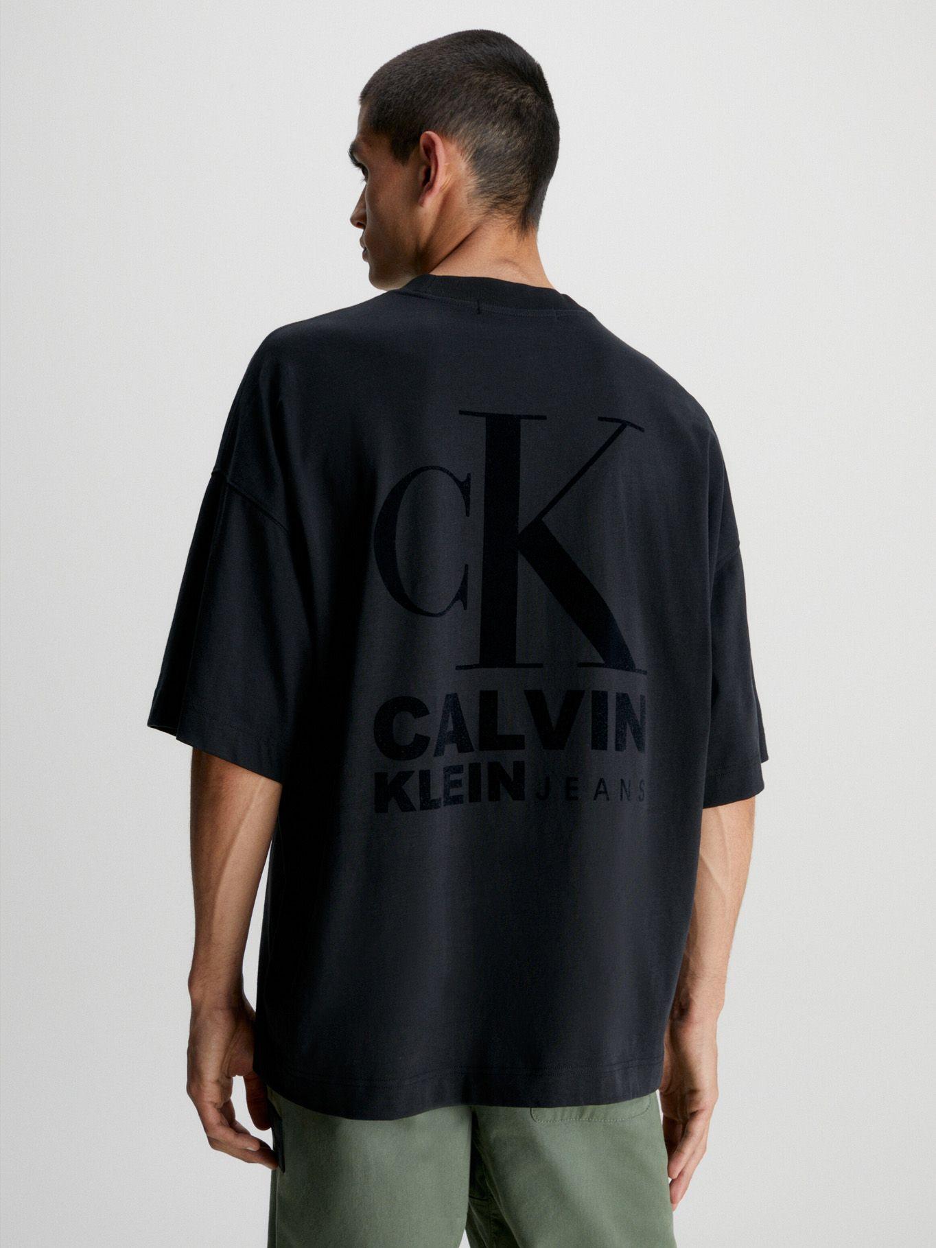 Polera Bold Logo Varsity Negro Calvin Klein-2