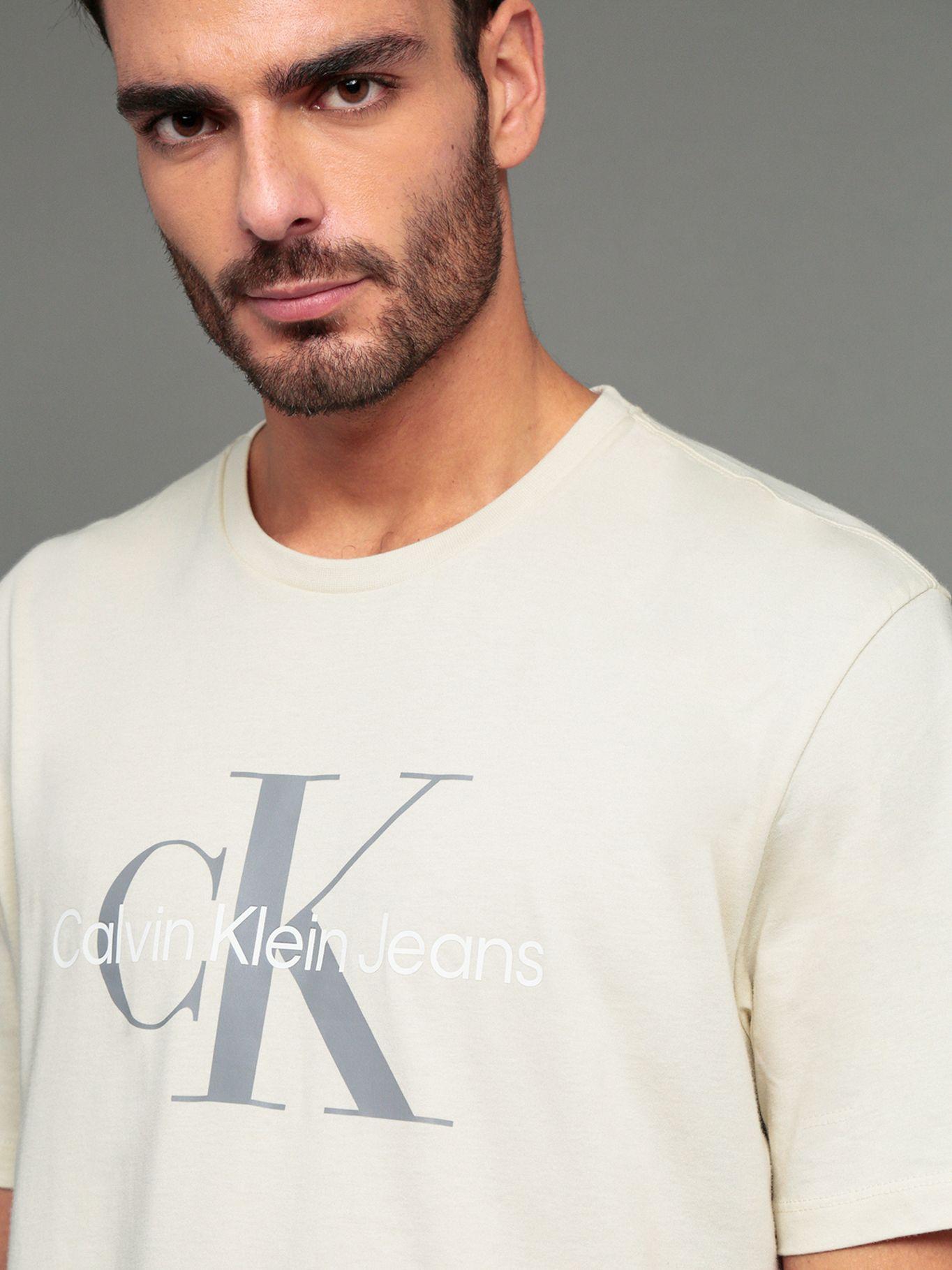Polera con monograma Beige Calvin Klein-4