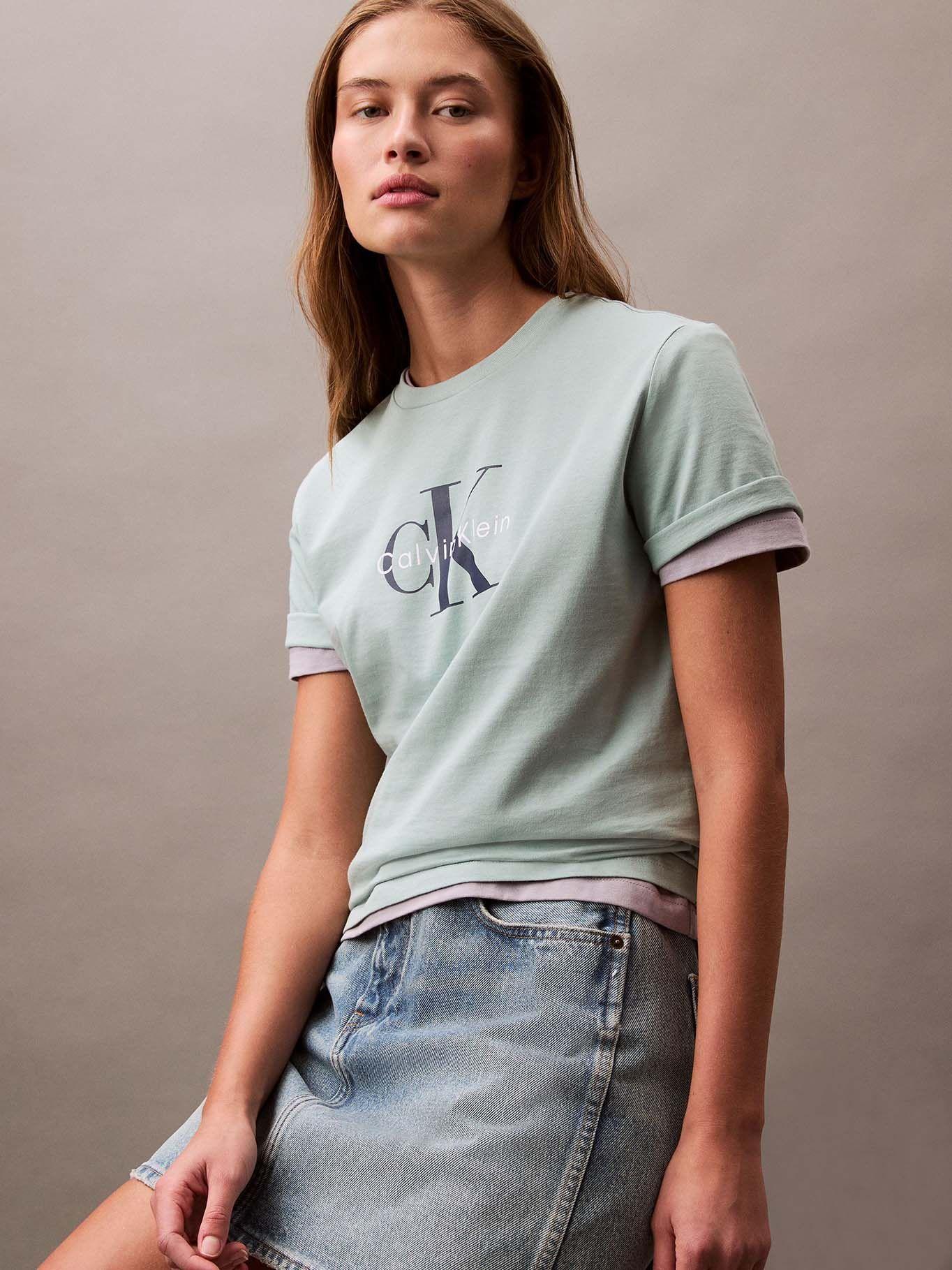 Polera Classic Monogram Hero Celeste Calvin Klein-3
