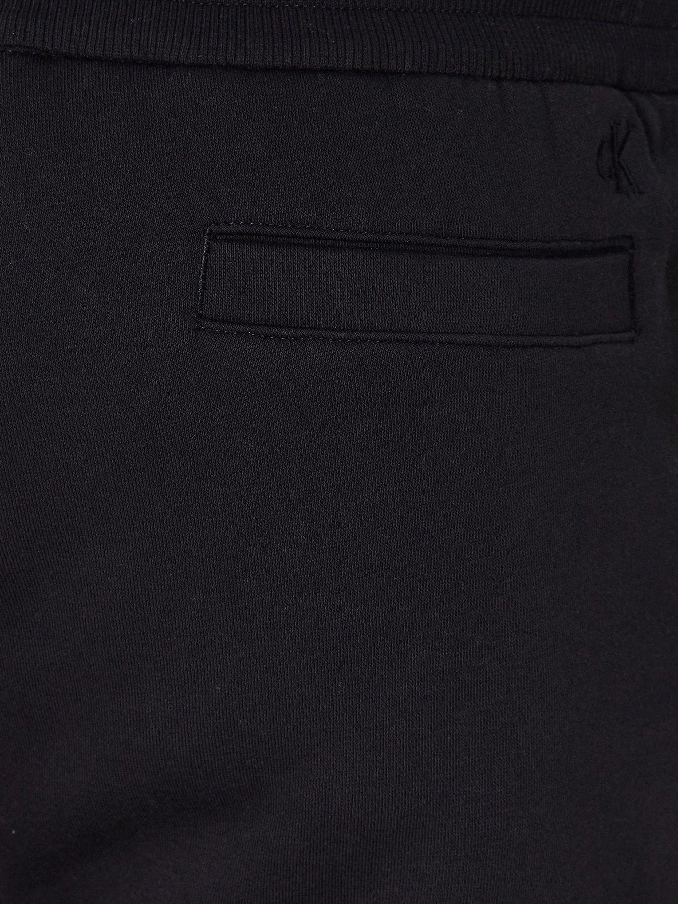 Pantalón corto informal Negro Calvin Klein-4