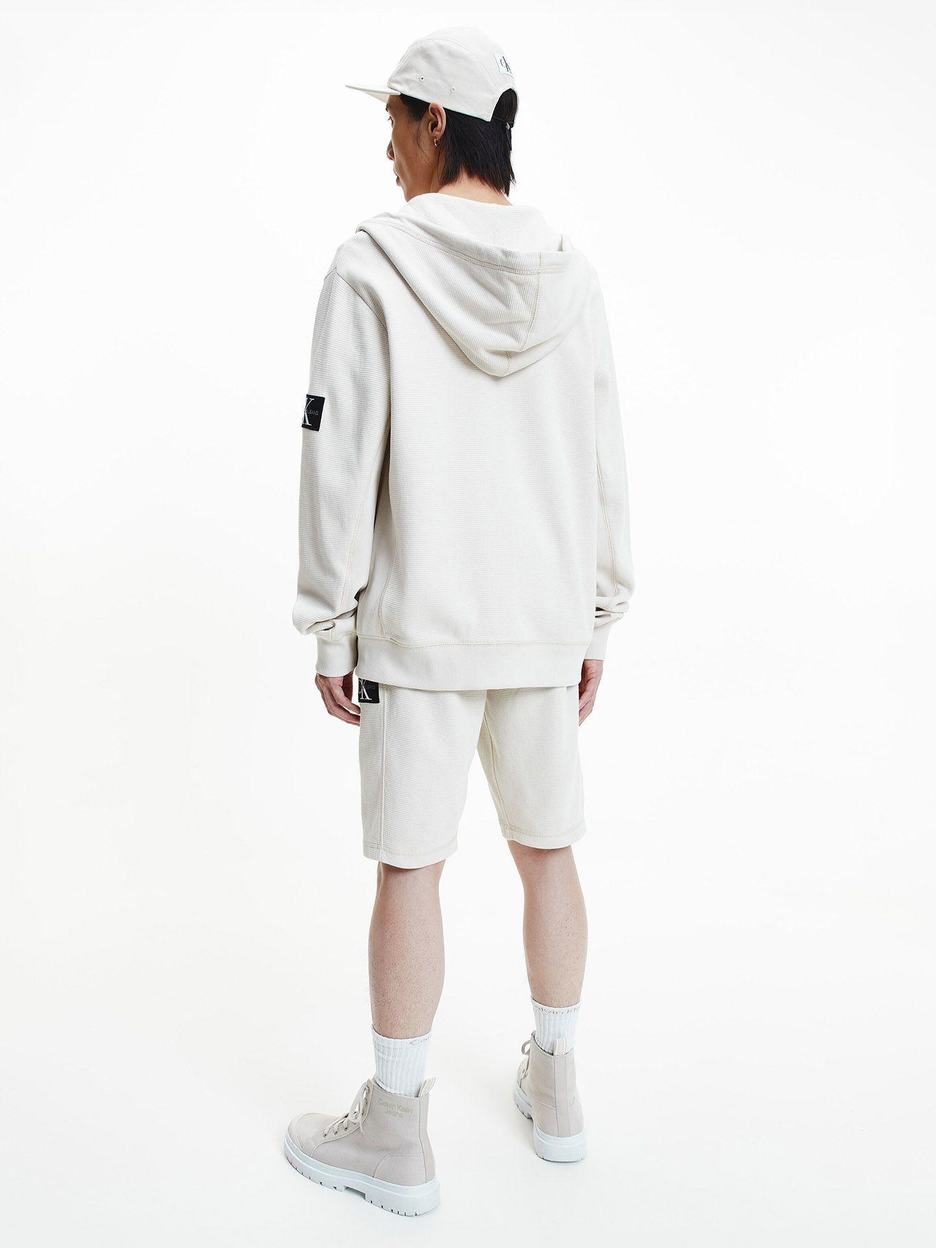 Hoodie Monogram Badge Crema Calvin Klein-2