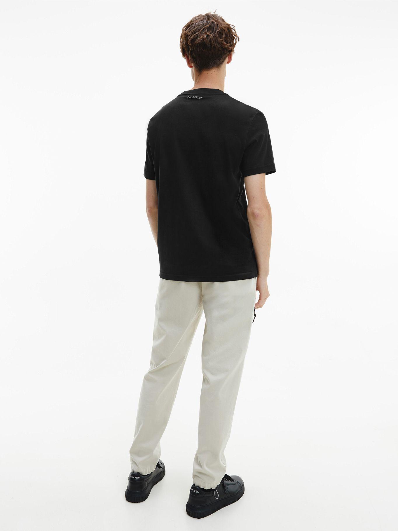 Polera Reflective Pocket Negro Calvin Klein Hombre-1