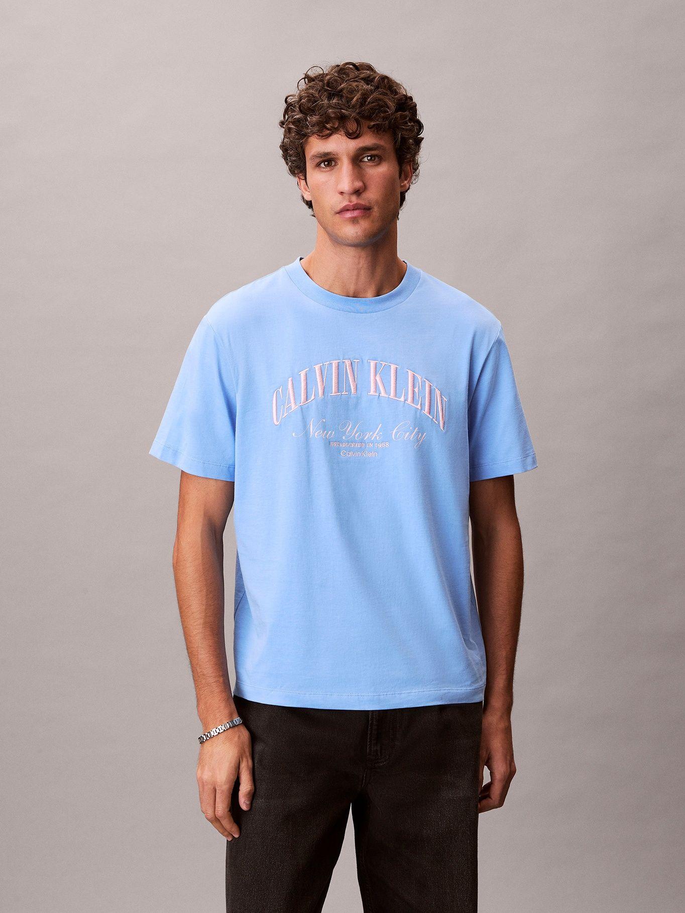 Polera con Logo Gráfico Celeste Calvin Klein-0