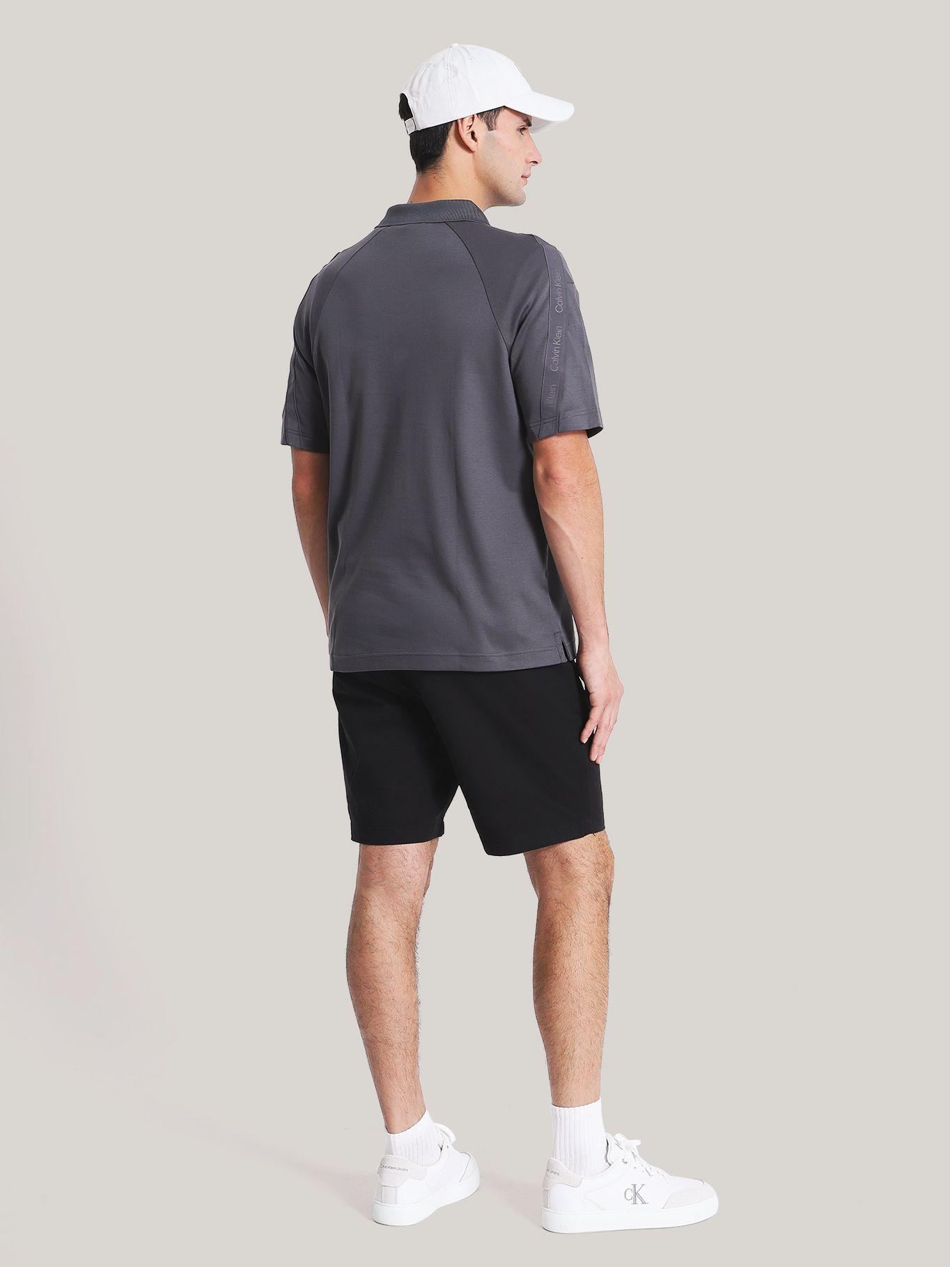 Polo Tonal Debossed Gris Calvin Klein-2