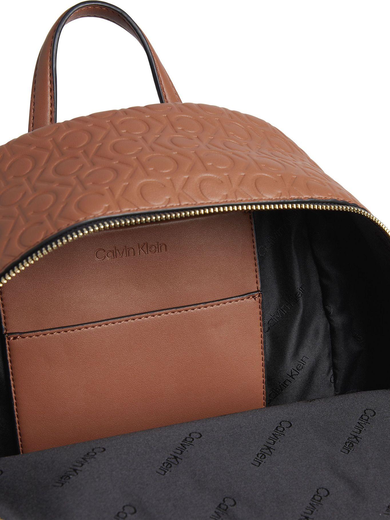 Mochila con monograma CK Café Calvin Klein-2