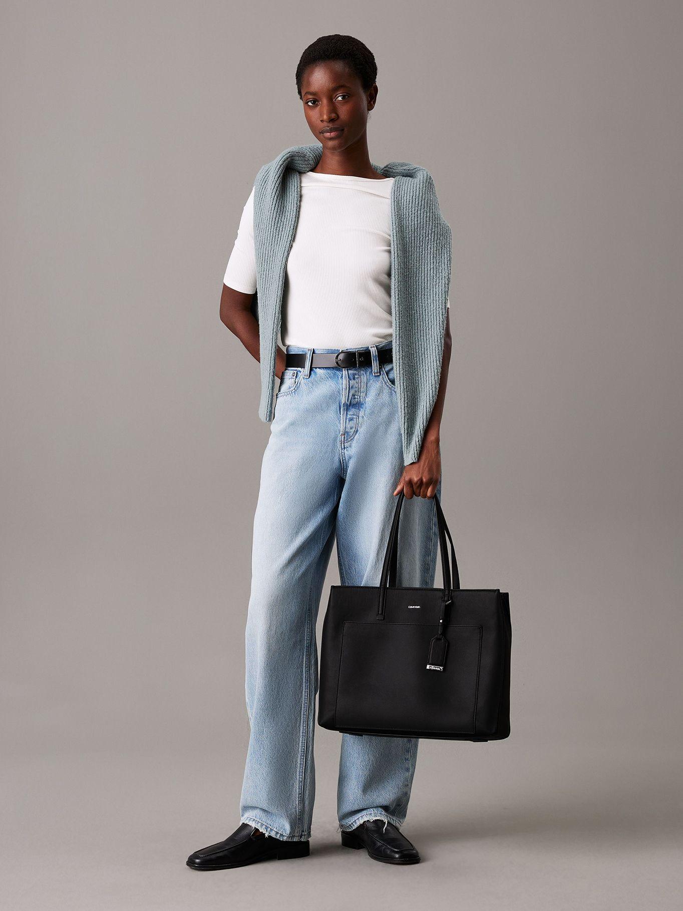 Cartera Tote CK Must Negro BEH Calvin Klein-4