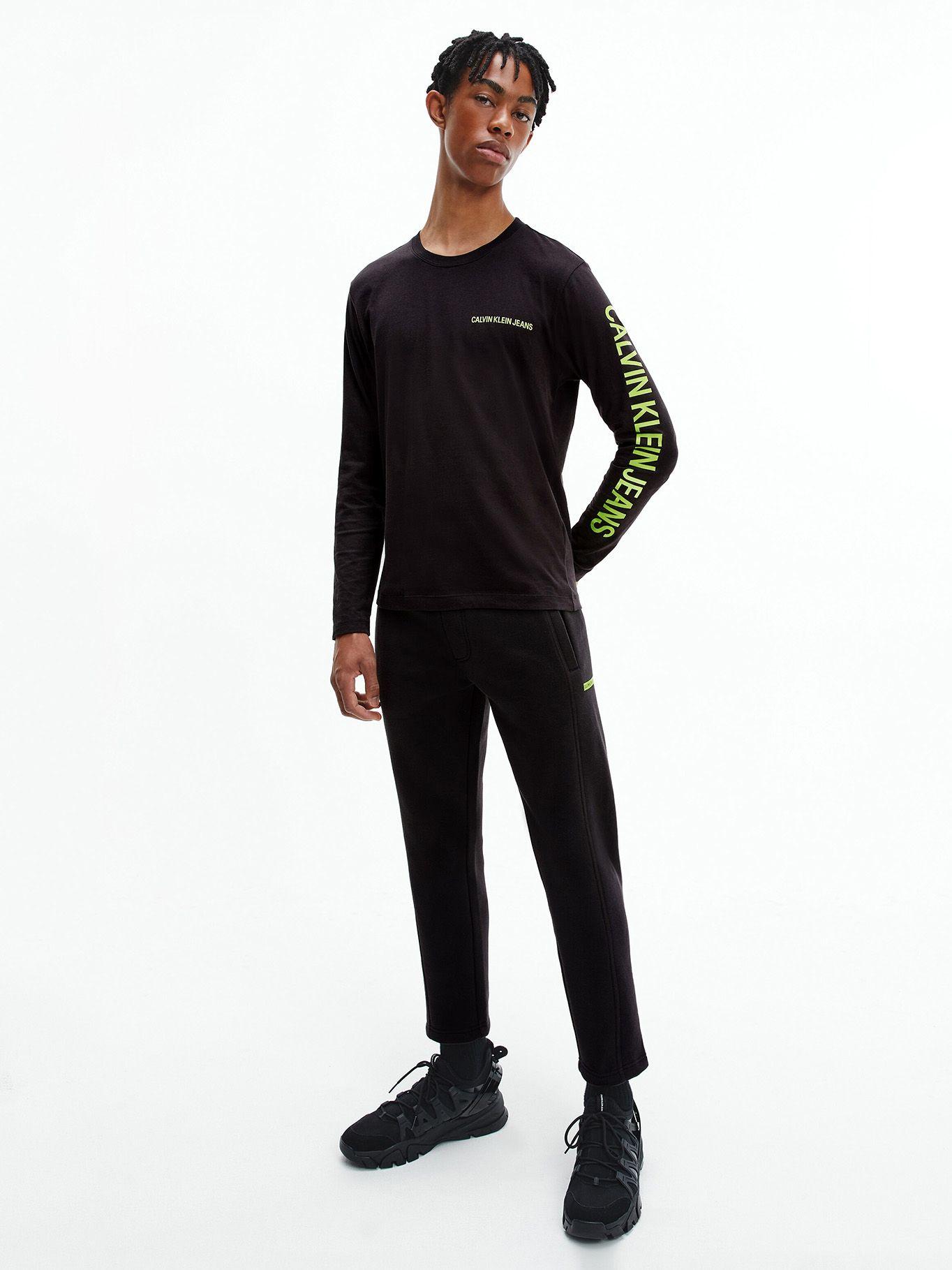 Polera Essential Instit Negro 884 Calvin Klein-1