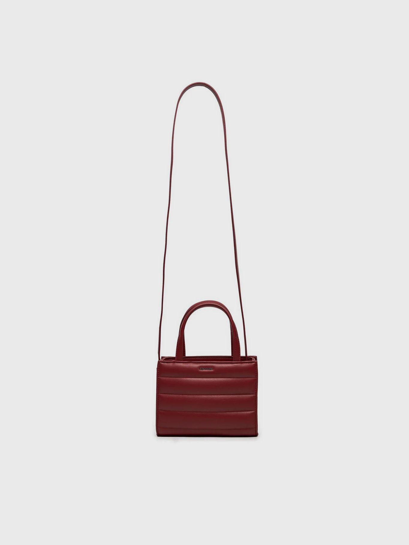 Cartera Mini Tote Line Quilt Rojo Calvin Klein-4