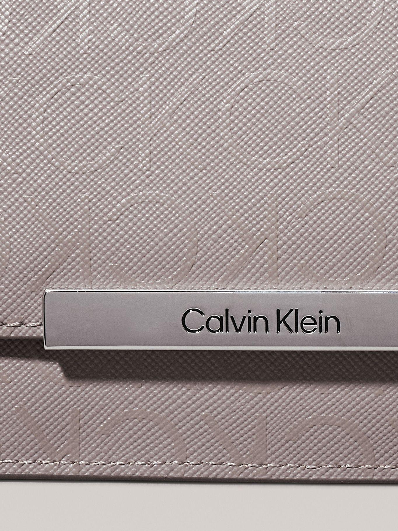 Billetera CK Linear Gris Calvin Klein-3