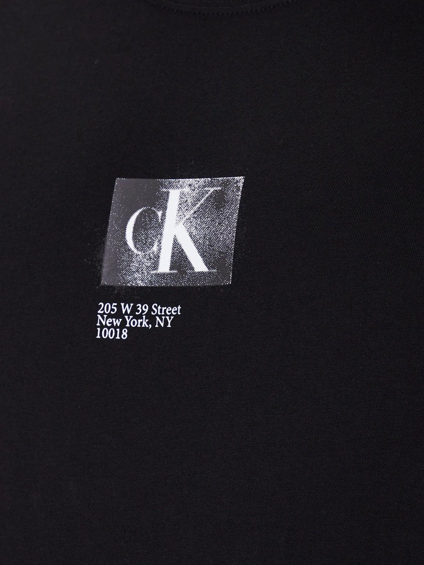Camiseta con logo Negro Calvin Klein J30J322863-BEH-4