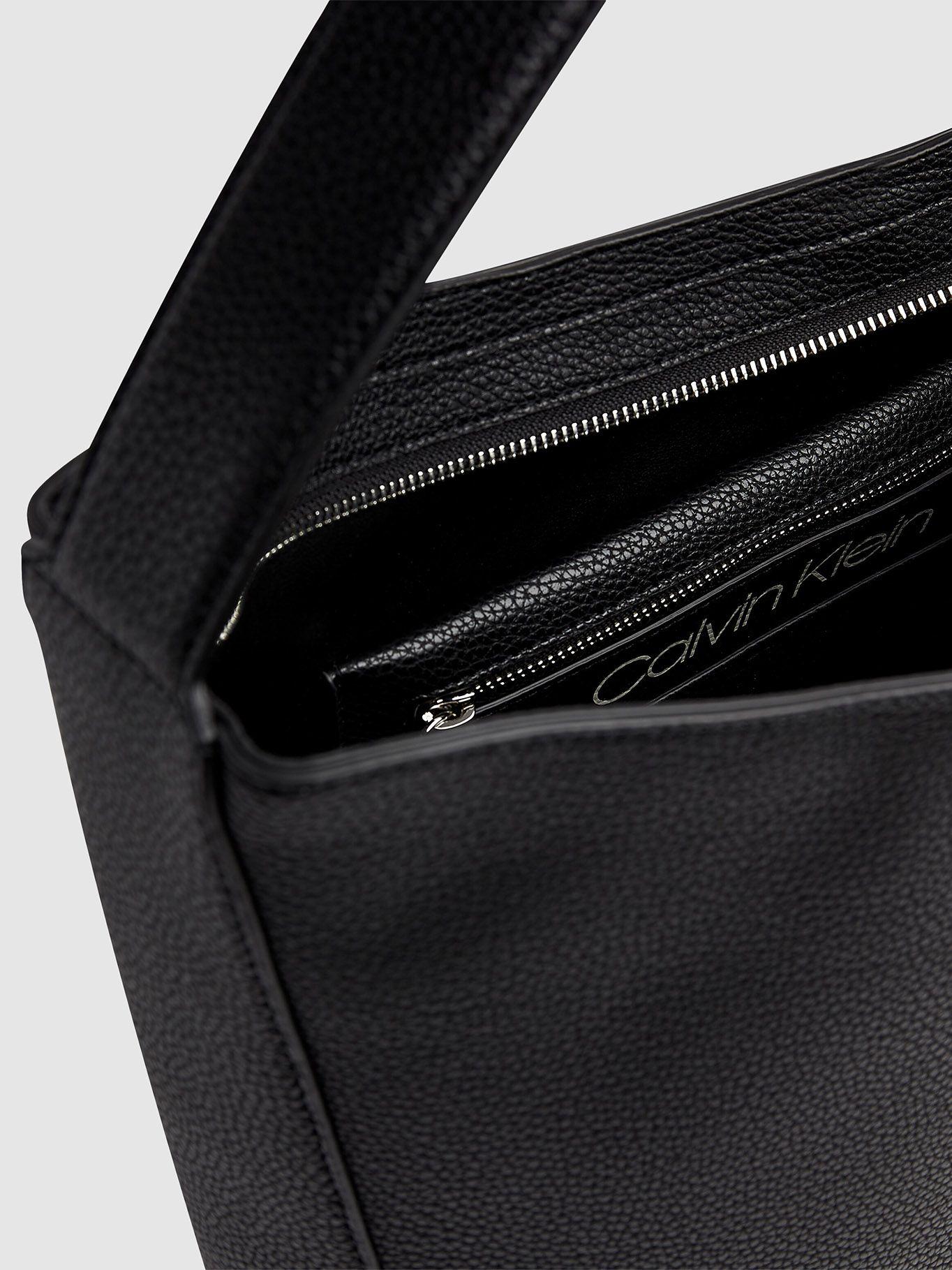 Cartera Hobo Neat Negro Calvin Klein-2