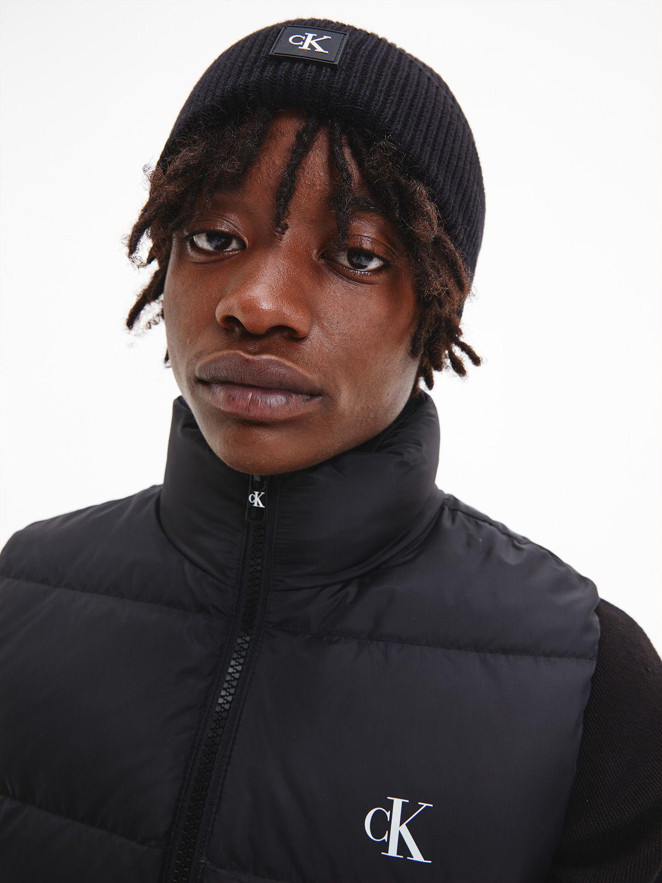 Gorro Monogram Rubber Patch Beanie Negro Calvin Klein-2