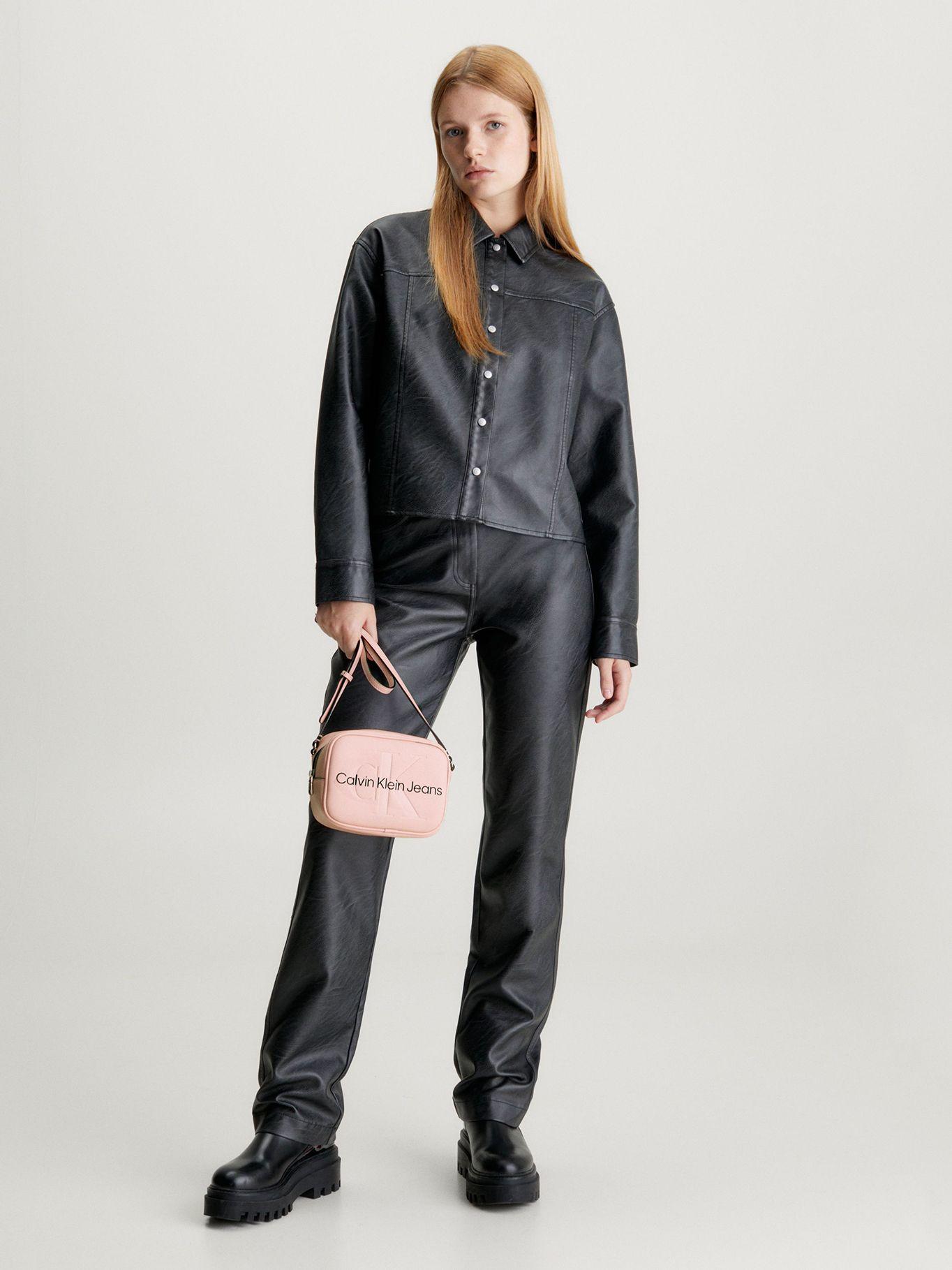 Bandolera Sculpted Mono Rosado Calvin Klein-5