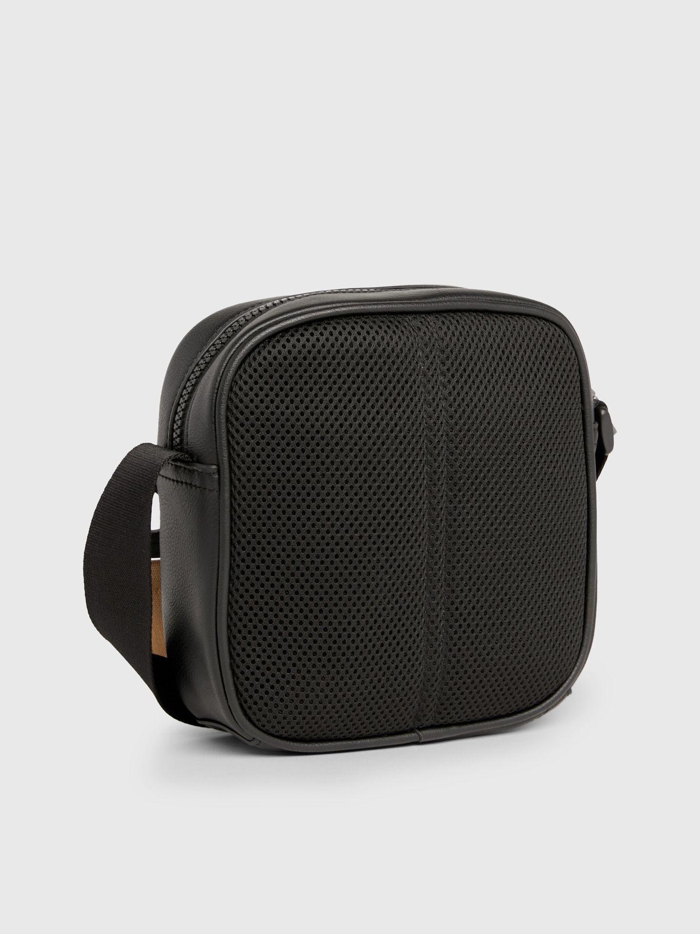 Bolso Camera Bag Tagged Square Negro Calvin Klein-1