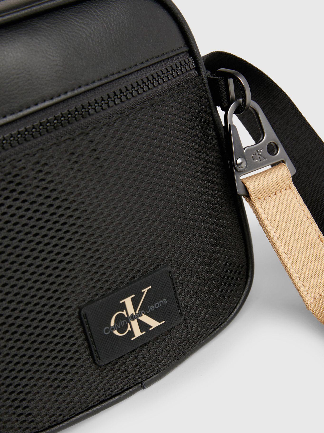 Bolso Camera Bag Tagged Square Negro Calvin Klein-2