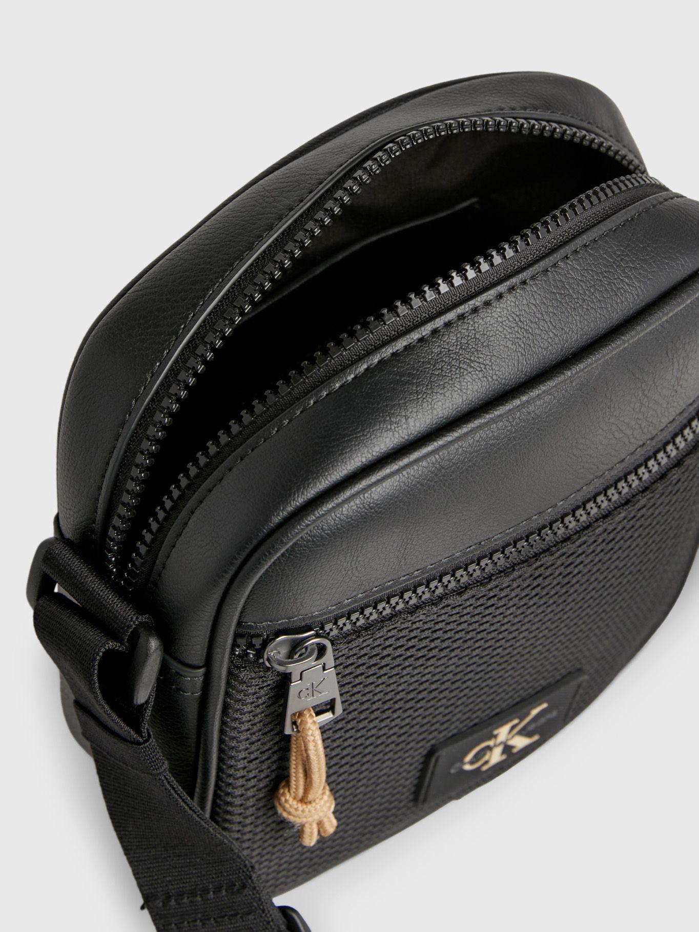 Bolso Camera Bag Tagged Square Negro Calvin Klein-3